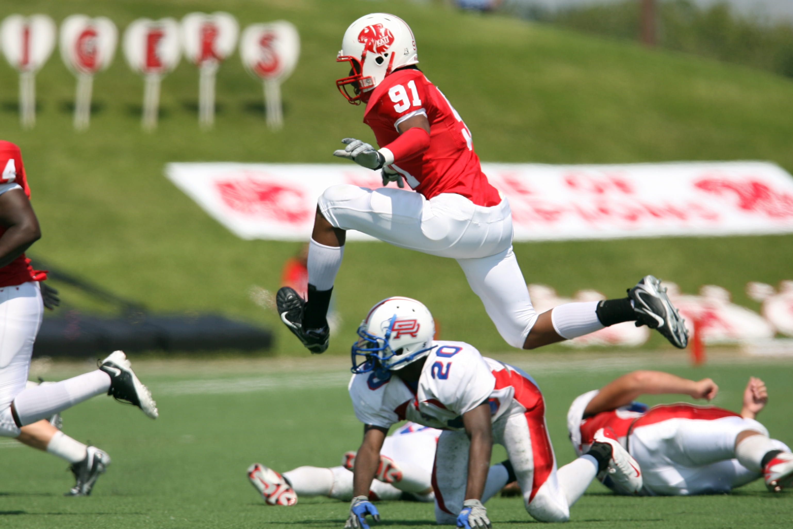 football players, grass, effort, playing, athletes, match, field, sport, people, super bowl, uniform, goal, headwear, playing field, pass, security, stadium, HD Wallpaper