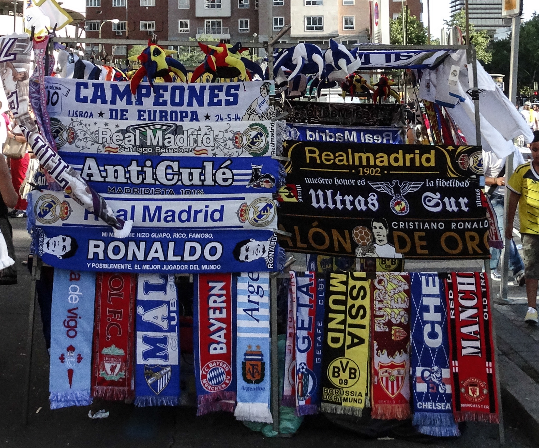 communication, real madrid, advertisement, display, non-western script, choice, built structure, stadium, fan, sign, large group of objects, assorted, outdoors, HD Wallpaper