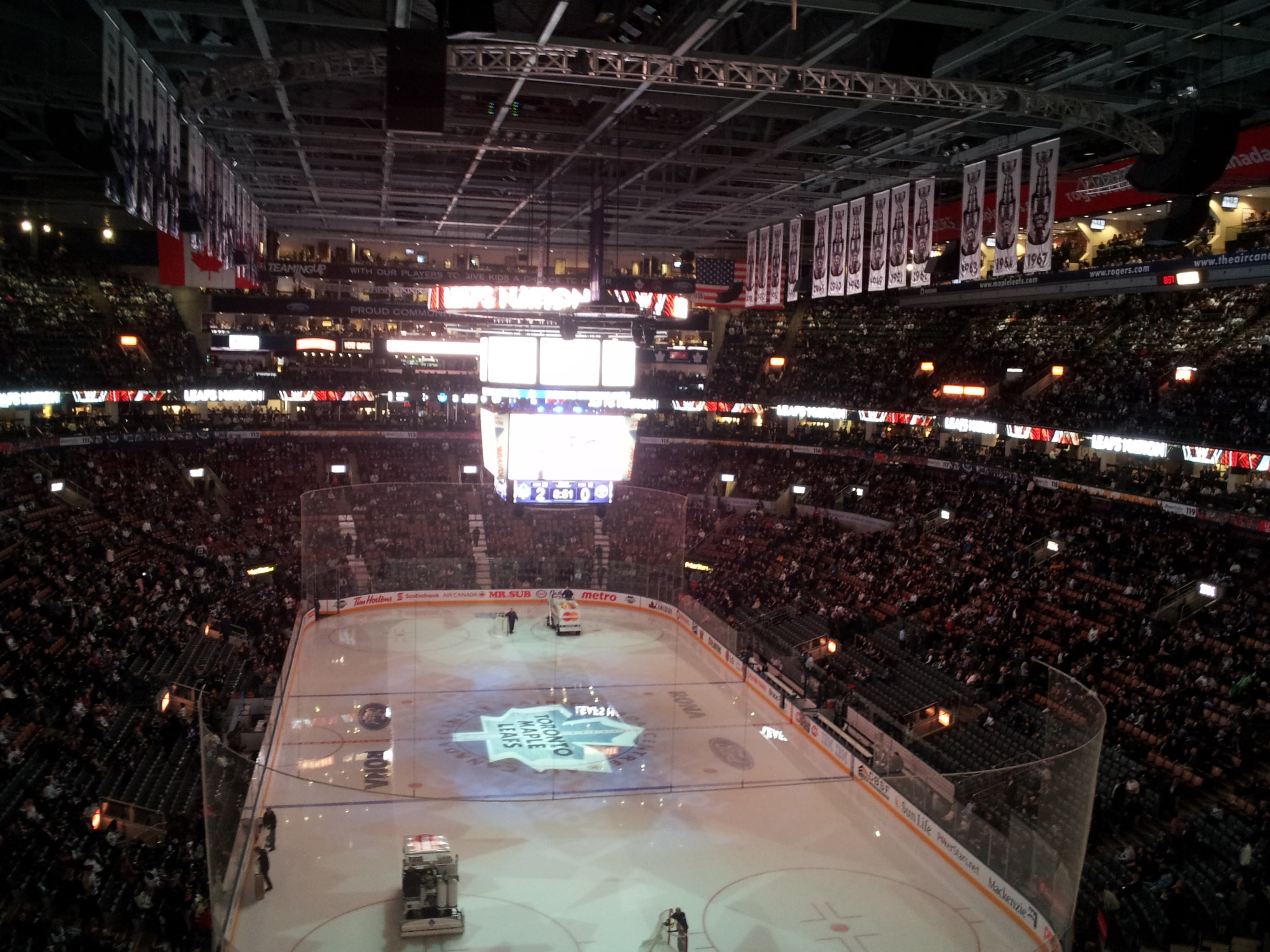 2K, ice hockey, playing, winter sport, crowd, ice, maple leafs, winter sports, stadium, night, hokey, cold temperature, high angle view, group of people, HD Wallpaper