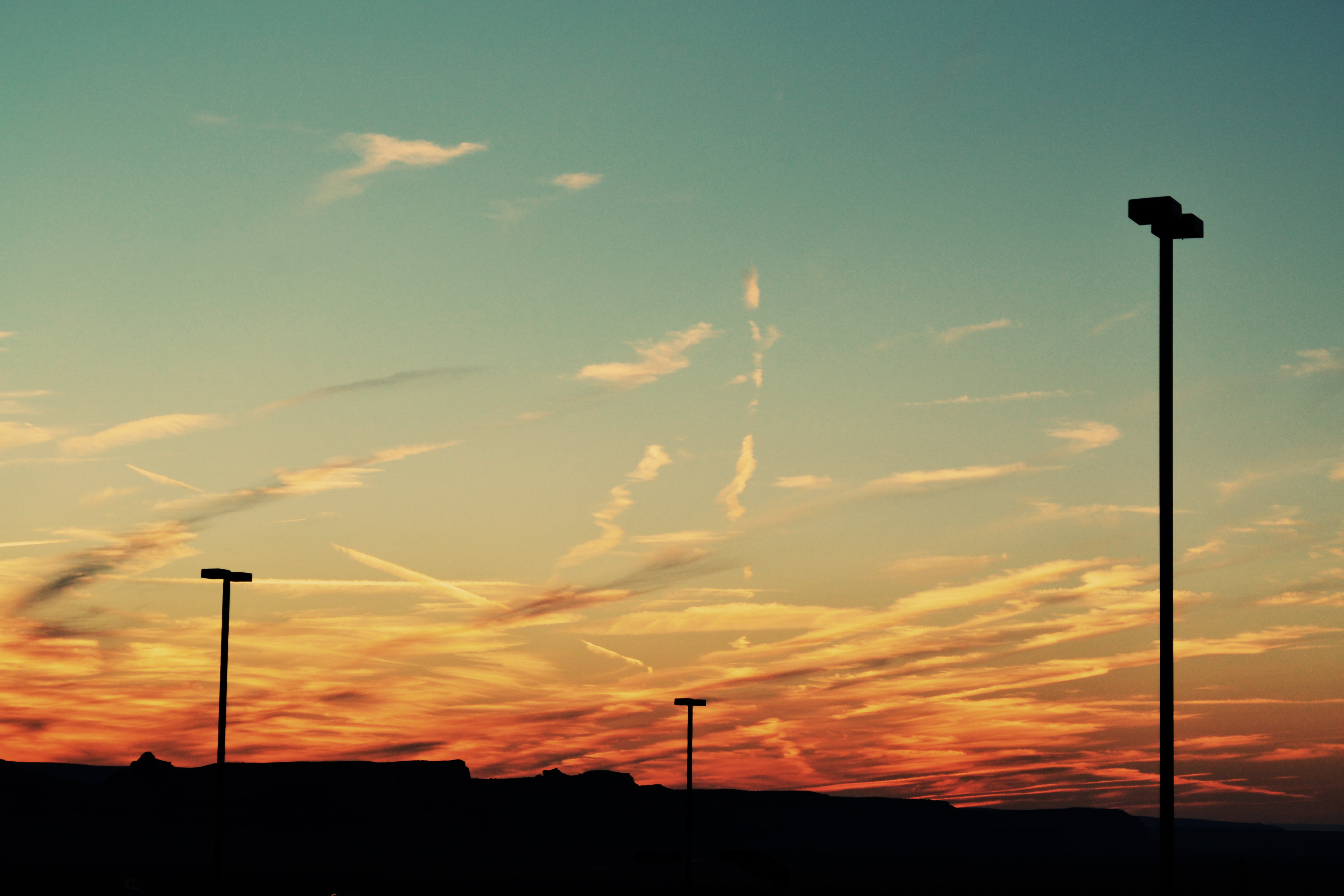 post, tranquil scene, 4K, no people, dramatic sky, street, outdoors, scenics - nature, floodlight, sunset, scenics, beauty in nature, pole, clouds, street light, HD Wallpaper