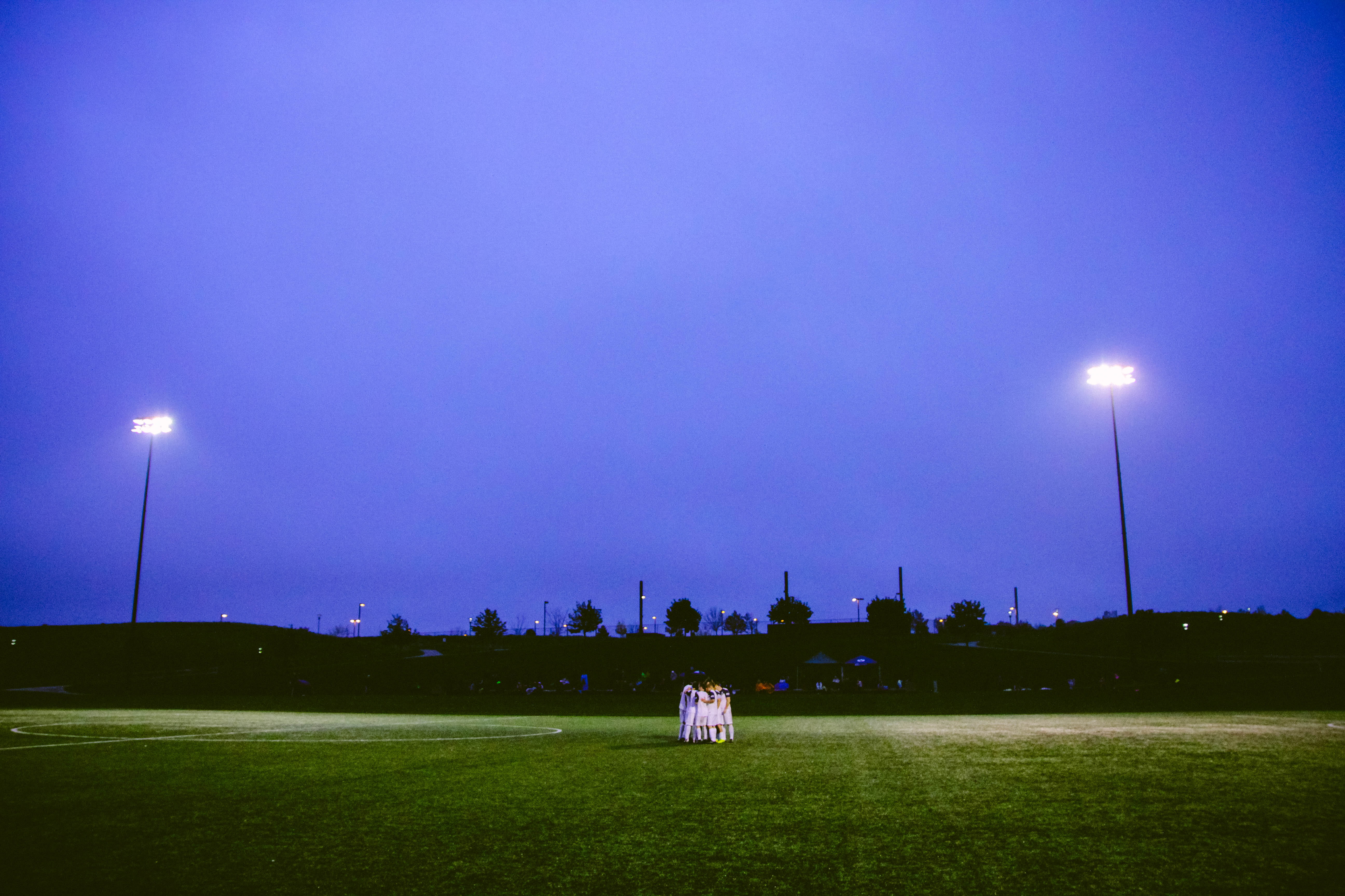 building exterior, architecture, moon, plant, purple, grass, floodlight, nighttime, sky, land, dusk, stadium, green color, photo, team, dark, full moon, HD Wallpaper