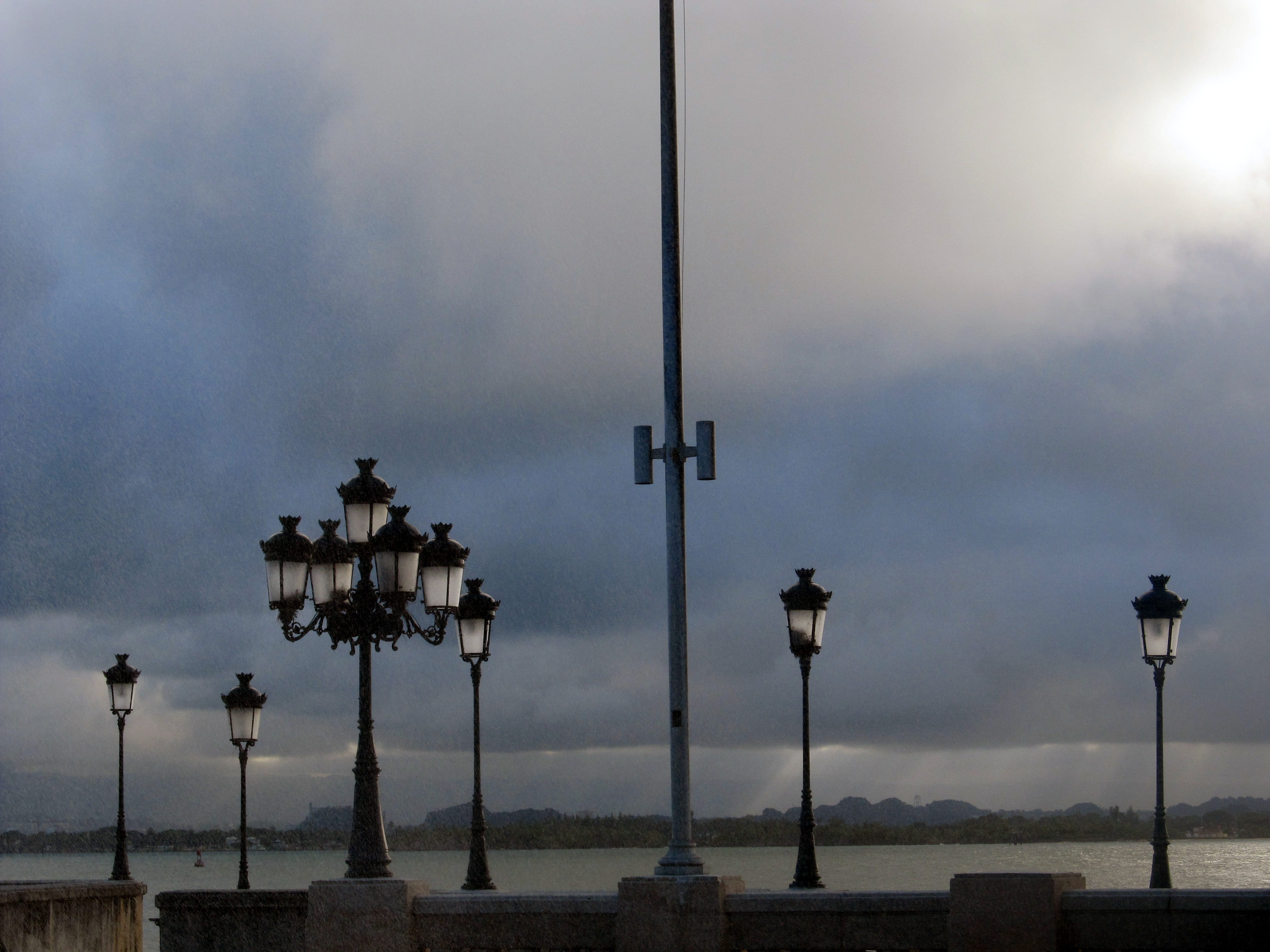 lamp, street light, floodlight, no people, ominous, fog, sky, 4K, pole, nature, beauty in nature, dusk, lamppost, flag, blue, built structure, mist, cloud - sky, HD Wallpaper