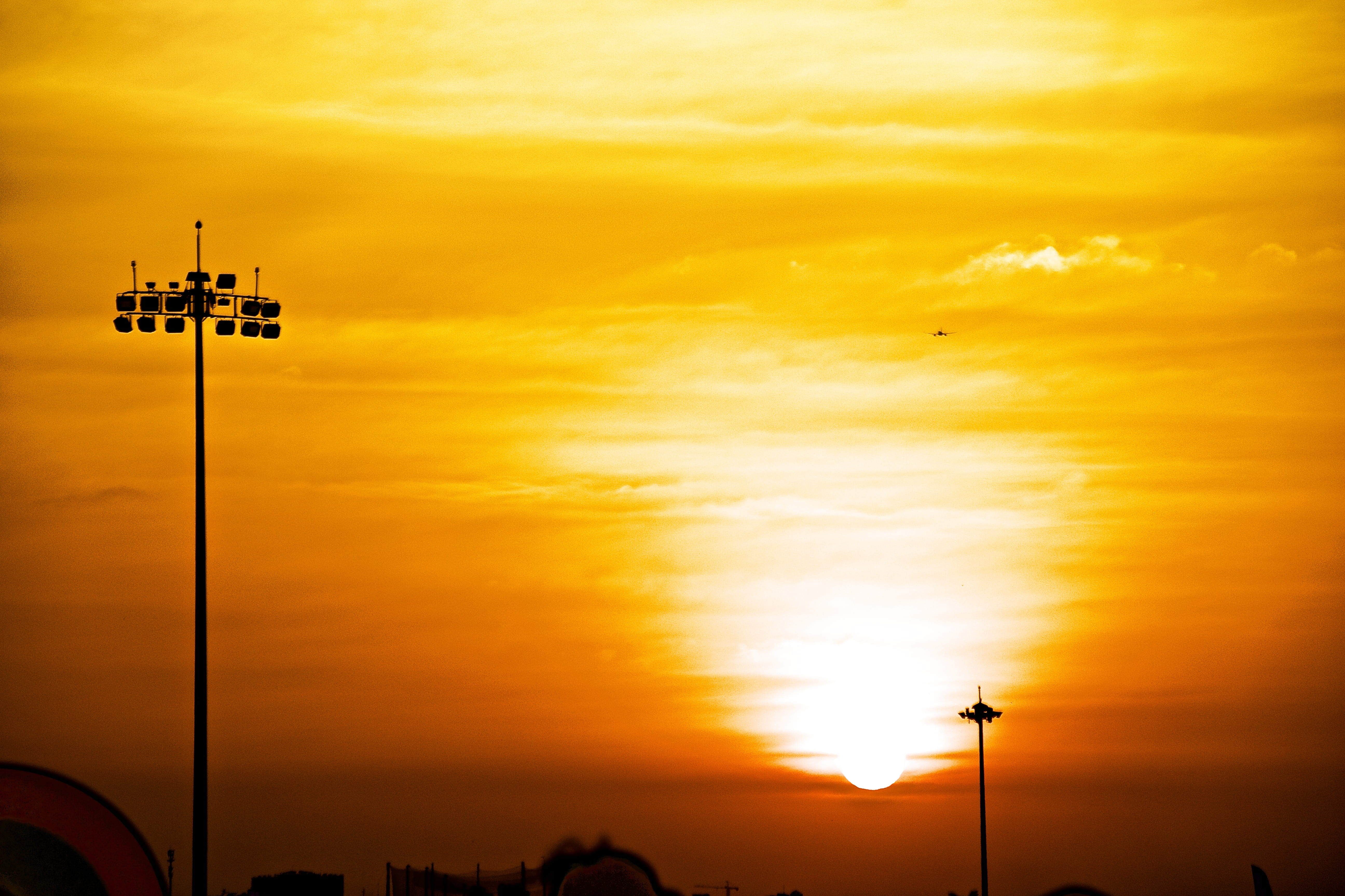 vietnam, sun, ho chi minh city, cloud - sky, ariport, yellow, sunset, saigon, 5K, sky, low angle view, sunlight, orange color, lighting equipment, technology, HD Wallpaper