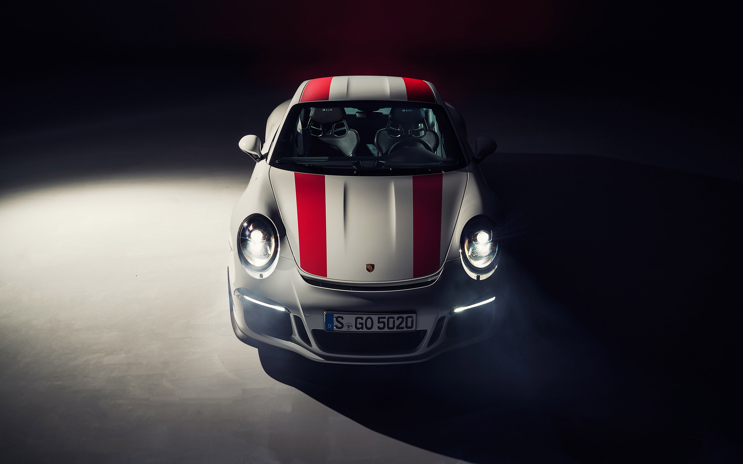 spotlights, simple background, Porsche 911R, 2K, vehicle, car, HD Wallpaper