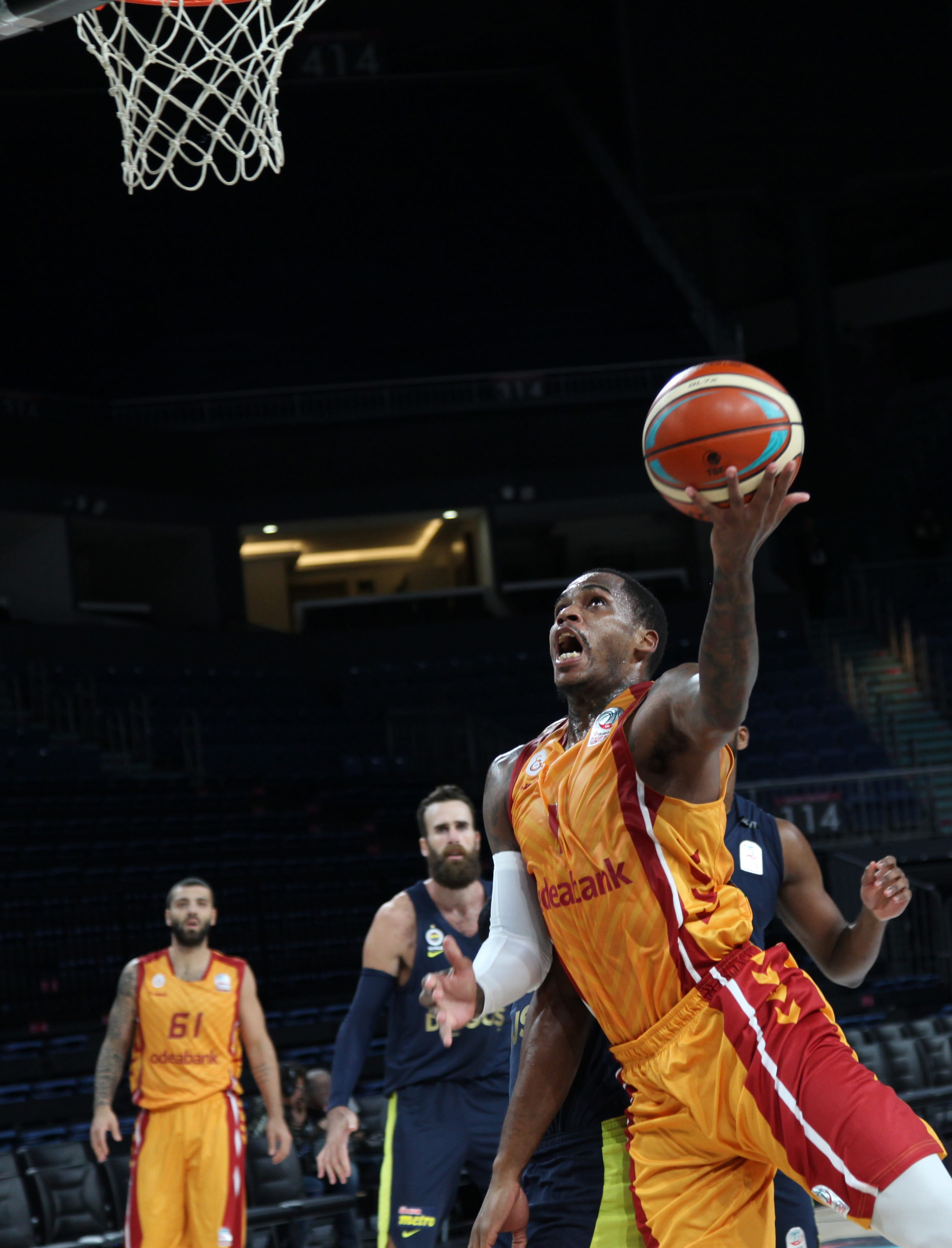 lifestyles, 2K, galatasaray odeabank, group of people, togetherness, basketball, young adult, holding, standing, happiness, young men, tahincioglu basketball super league, Phone HD Wallpaper