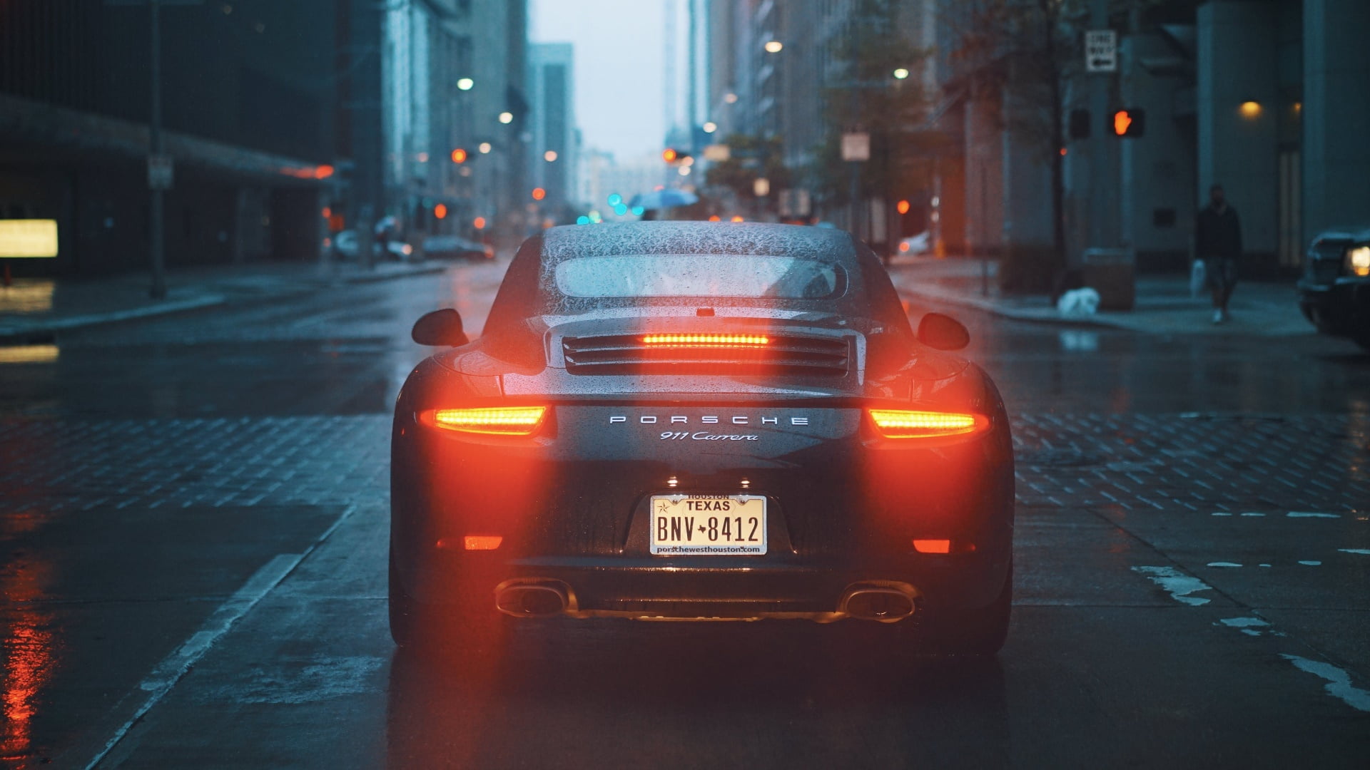 darkness, communication, luxury vehicle, building exterior, transportation, evening, motor vehicle, 1080P, light, illuminated, no people, sports car, snapshot, HD Wallpaper