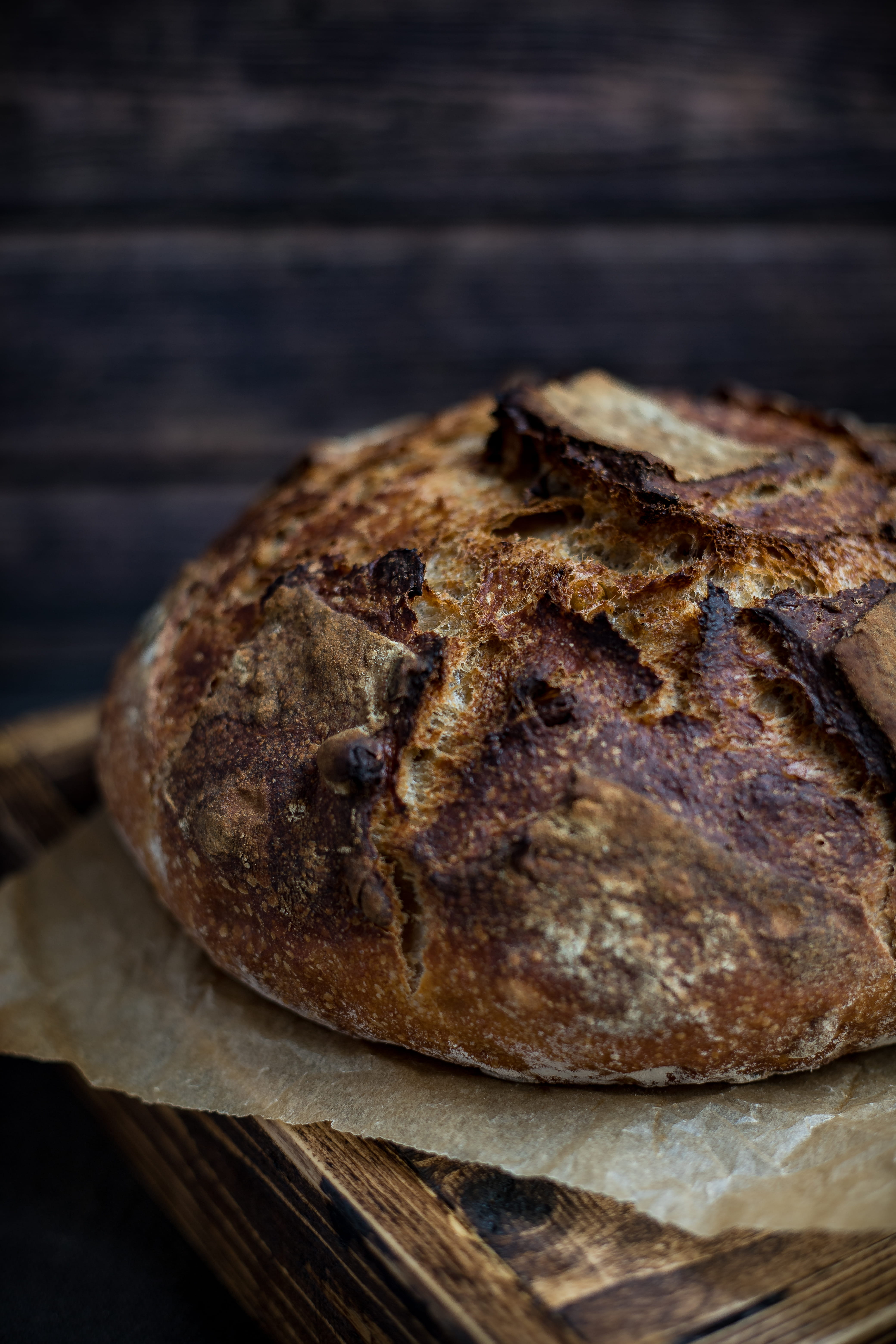 food, indulgence, 5K, ready-to-eat, freshness, baked, healthy eating, selective focus, styling, dark mood, temptation, indoors, focus on foreground, studio shot, Phone HD Wallpaper
