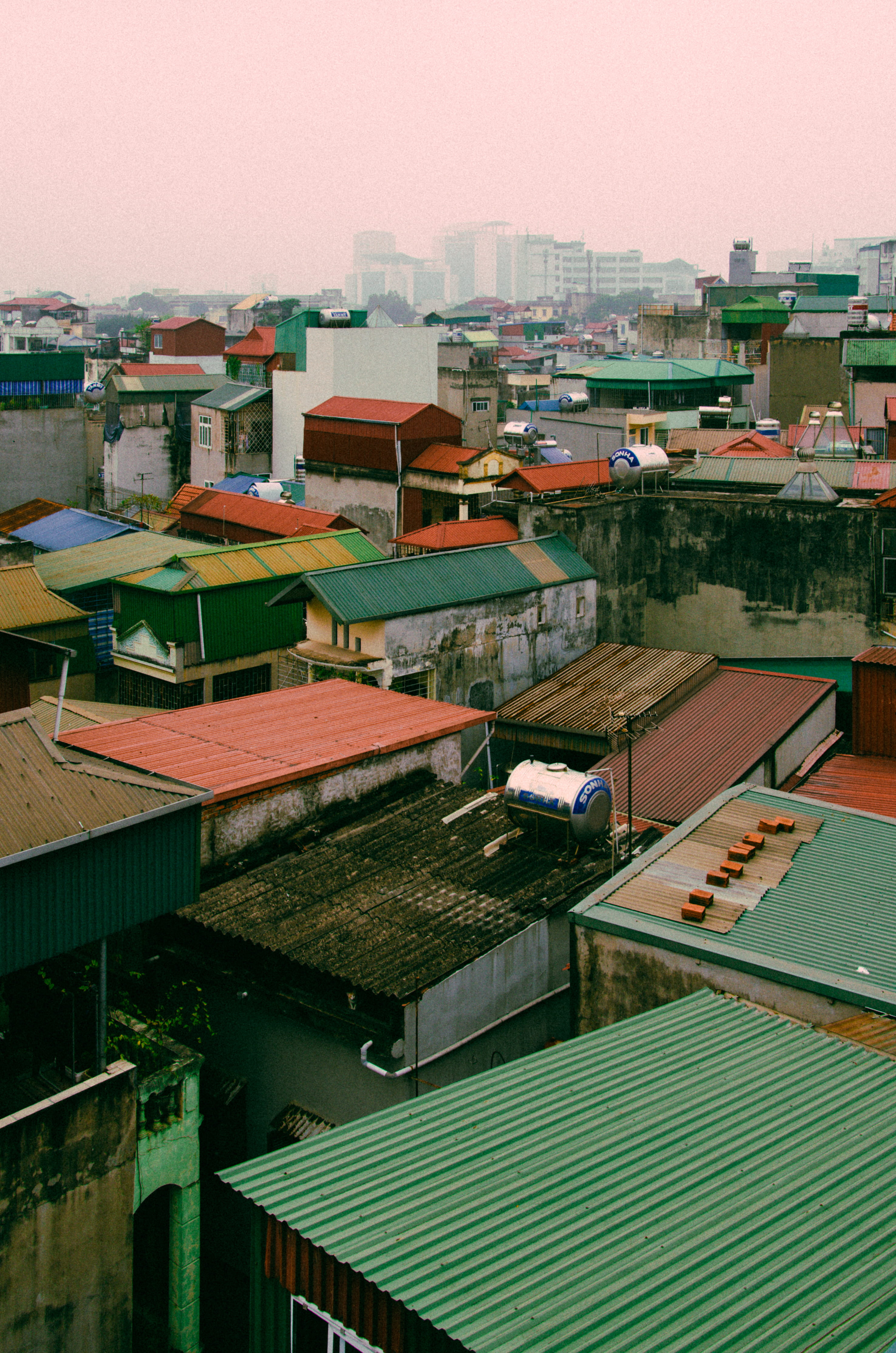 back, countryside, outdoors, human settlement, no people, asleep, day, aerial, metropolis, built structure, porthole, 4K, photography, nature, slum, high rise, Phone HD Wallpaper