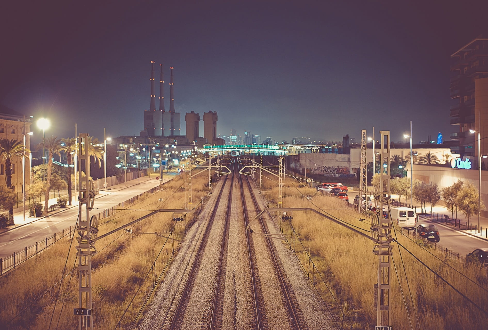 train, road, stadium, nature, high angle view, aerial photography, railroad track, city, cityscape, railroad, rail transportation, track, built structure, HD Wallpaper