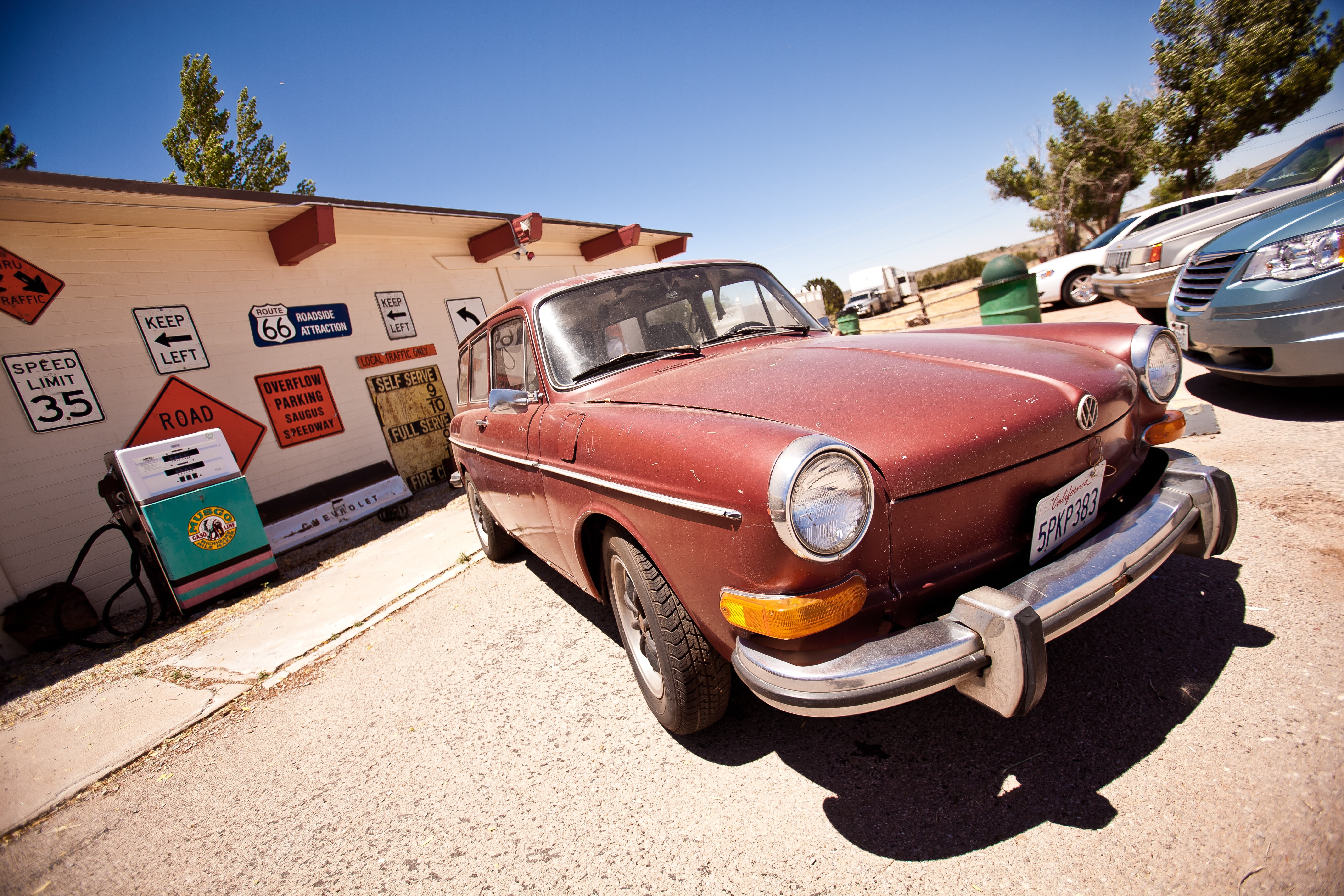 retro Styled, usa, motor vehicle, land Vehicle, nevada, travel, old-fashioned, car, shop, stationary, architecture, 5K, obsolete, market, city, america, HD Wallpaper