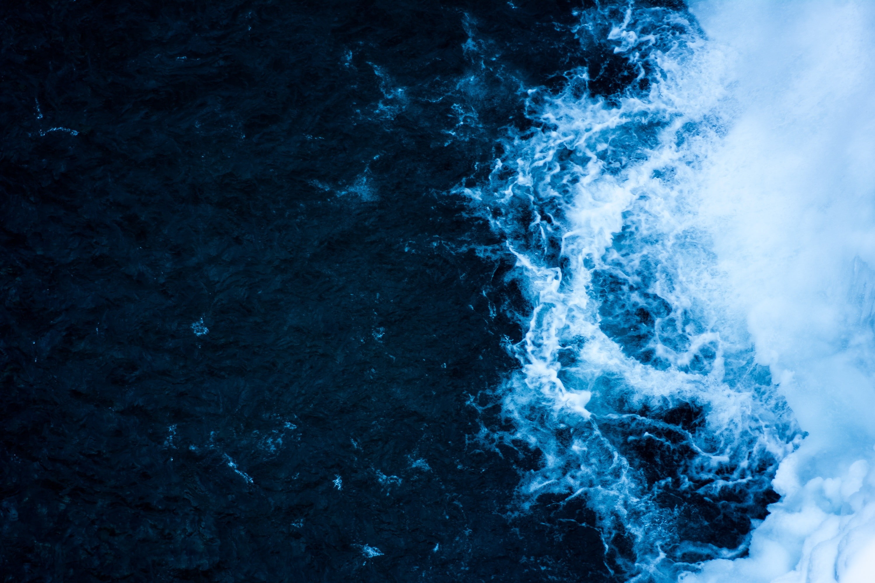 2K, cold temperature, black color, abstract backgrounds, creativity, blue, outdoors, sea, waves, black background, no people, pollution, water, exploding, HD Wallpaper