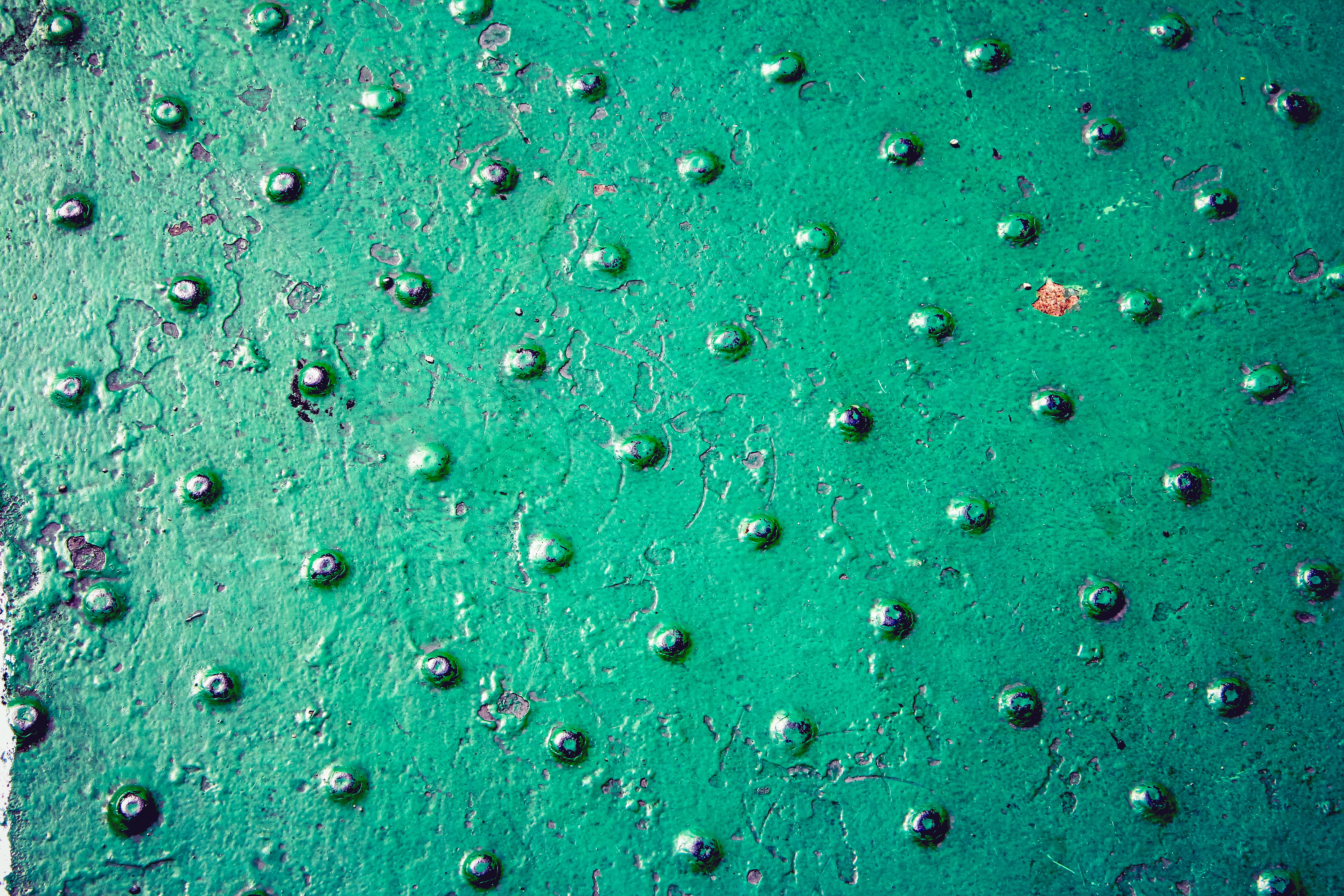 reflection, way, nature, texture, day, abundance, green, gravel, metal, multi colored, large group of objects, abstract, textured, iron, close-up, backgrounds, HD Wallpaper