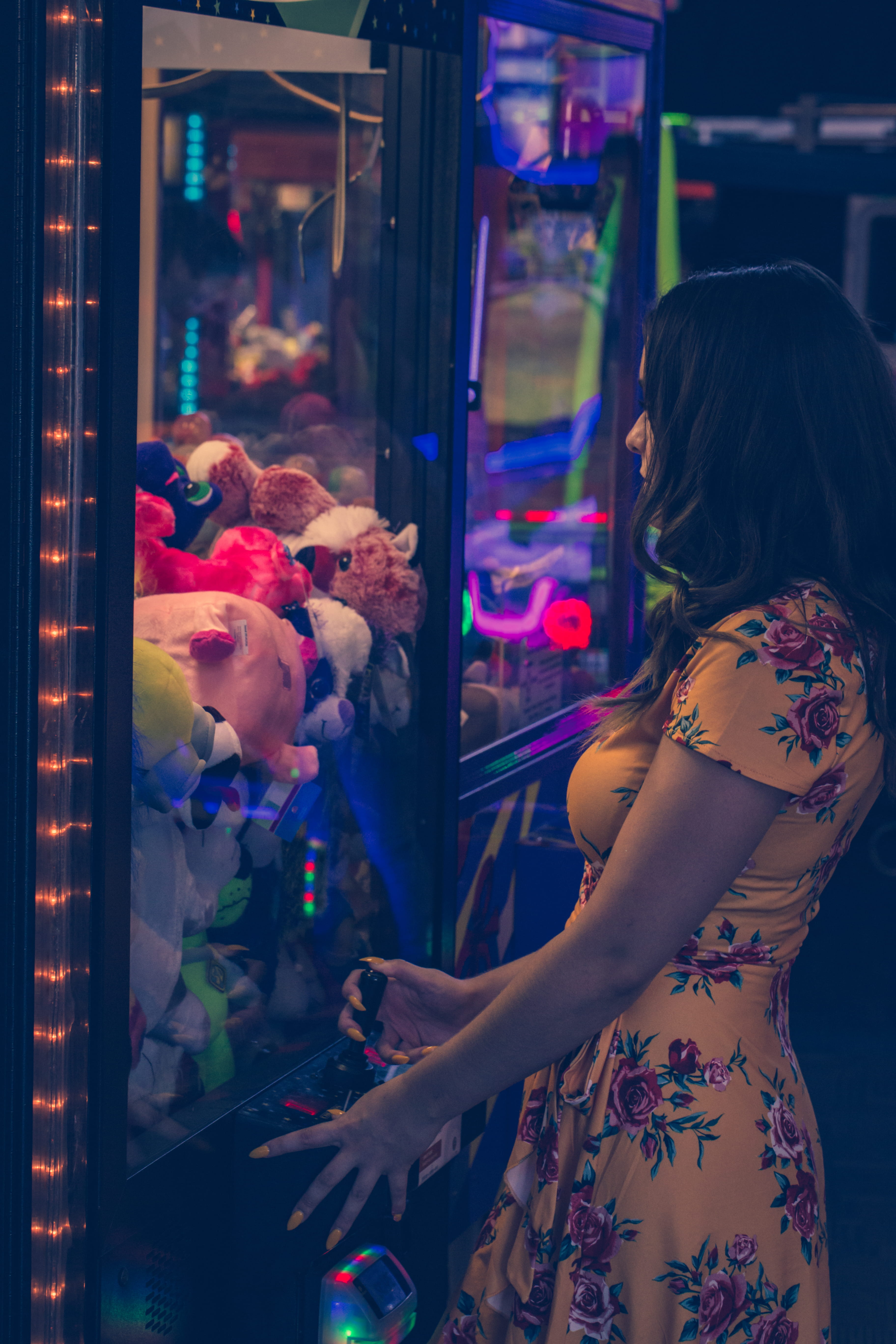 portrait, wind, females, light, young Adult, vertical, teen, toy, prize, people, indoors, beautiful, machine, fashion, playing, cute, lifestyles, women, Phone HD Wallpaper