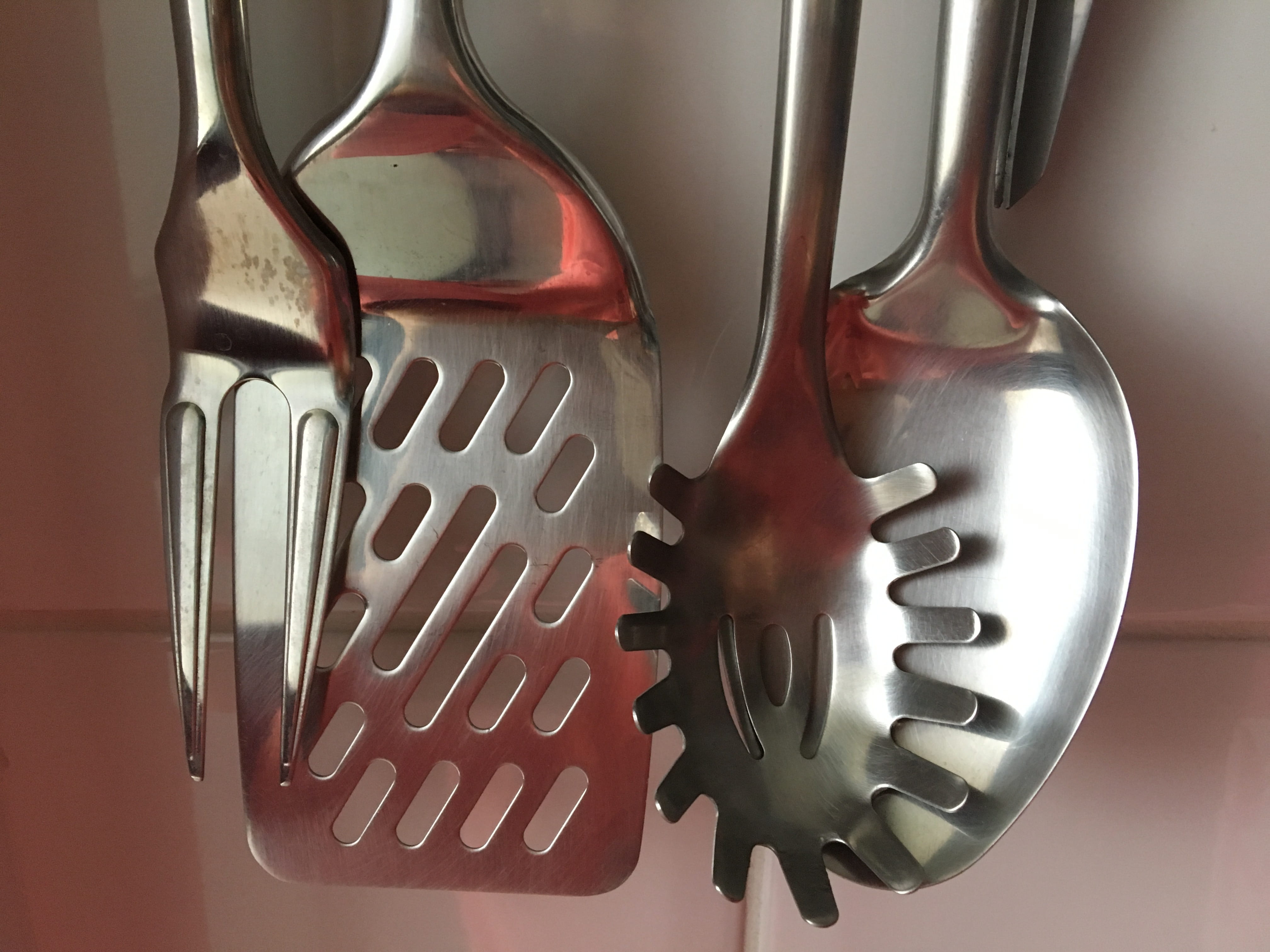 container, metal, tecnologia, utensílios, cozinhar, household equipment, reflection, shiny, no people, close-up, still life, eating utensil, fome, western script, HD Wallpaper