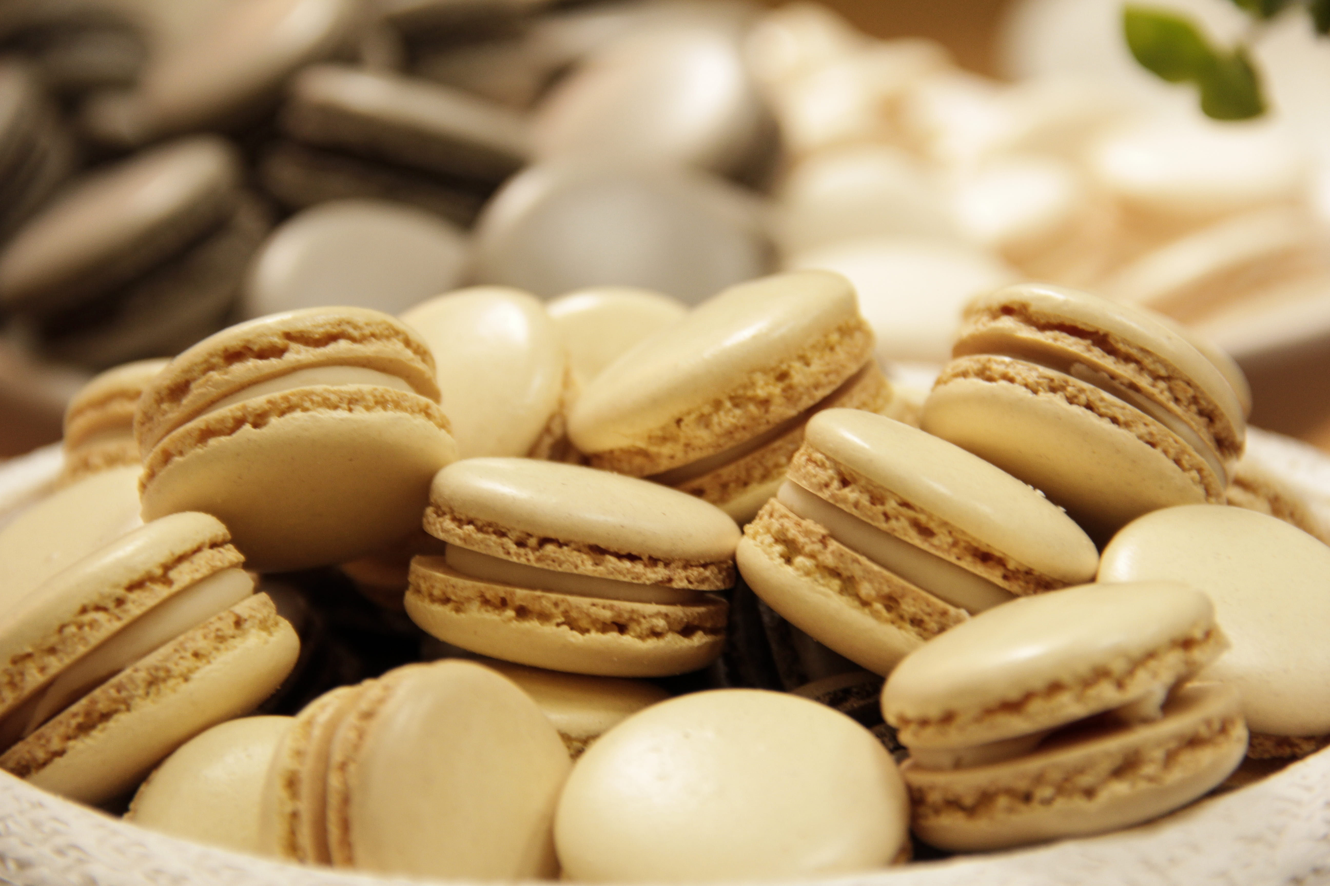abundance, wellbeing, heap, no people, freshness, 5K, indoors, rocon, choice, food and drink, eventos, close-up, macaroon, bakery, breakfast, variation, HD Wallpaper