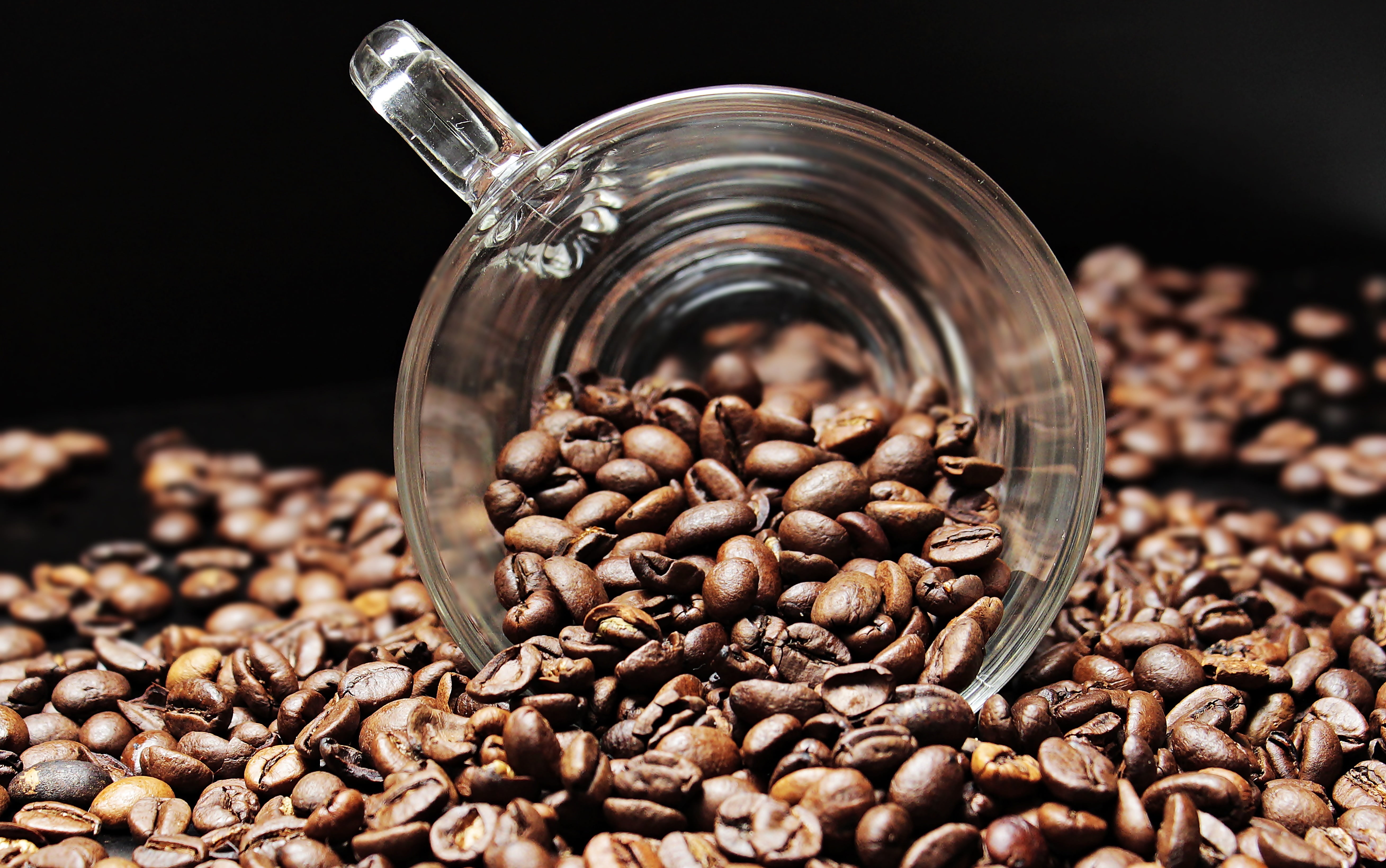 glass - material, coffee Bean, espresso, glass, food and drink, indoors, brown, black Color, coffee, large group of objects, freshness, cappuccino, black background, HD Wallpaper