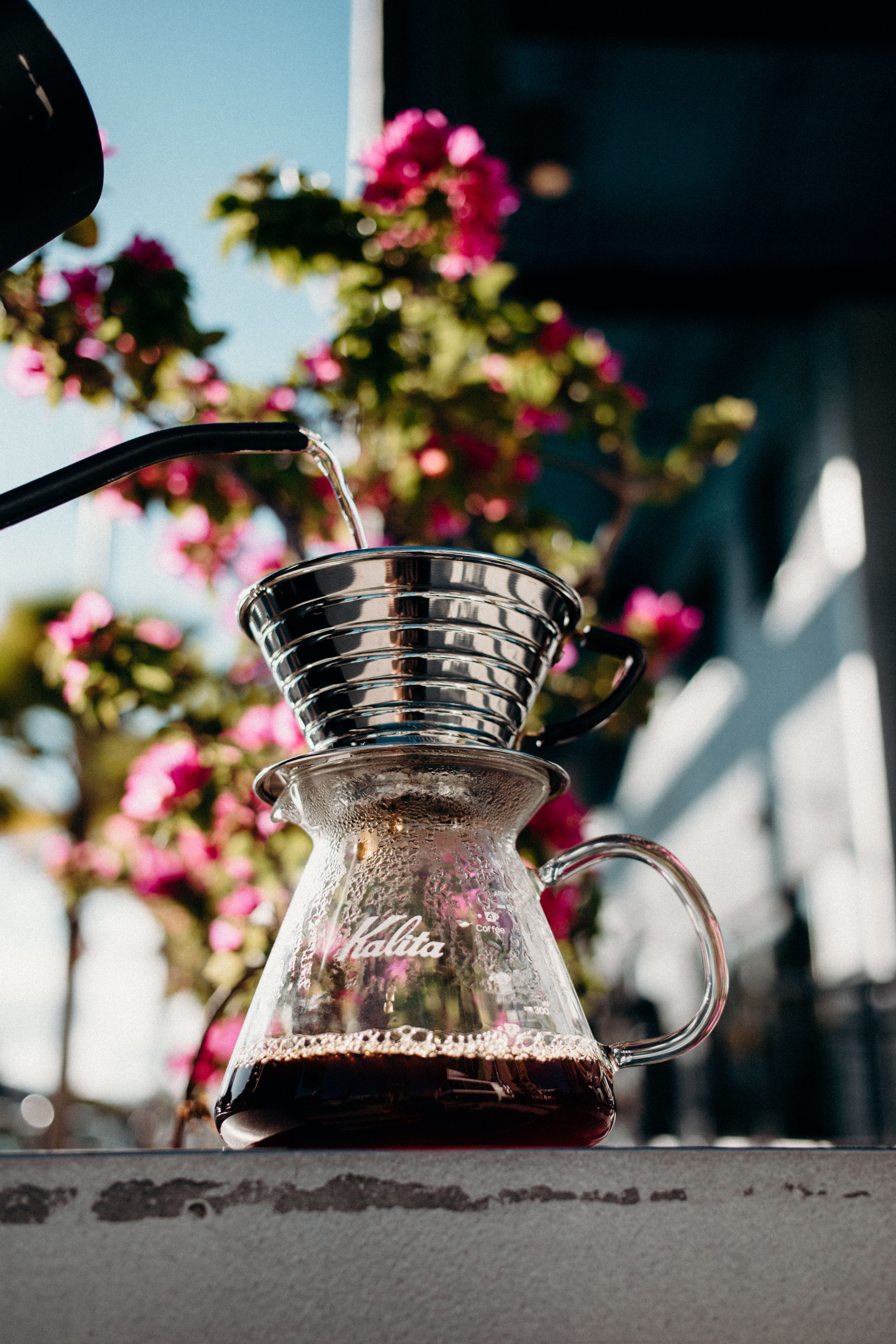 pouring, still life, flower, refreshment, cafe, plant, flowering plant, no people, coffee pot, jug, freshness, kalitum, table, focus on foreground, photography, Phone HD Wallpaper