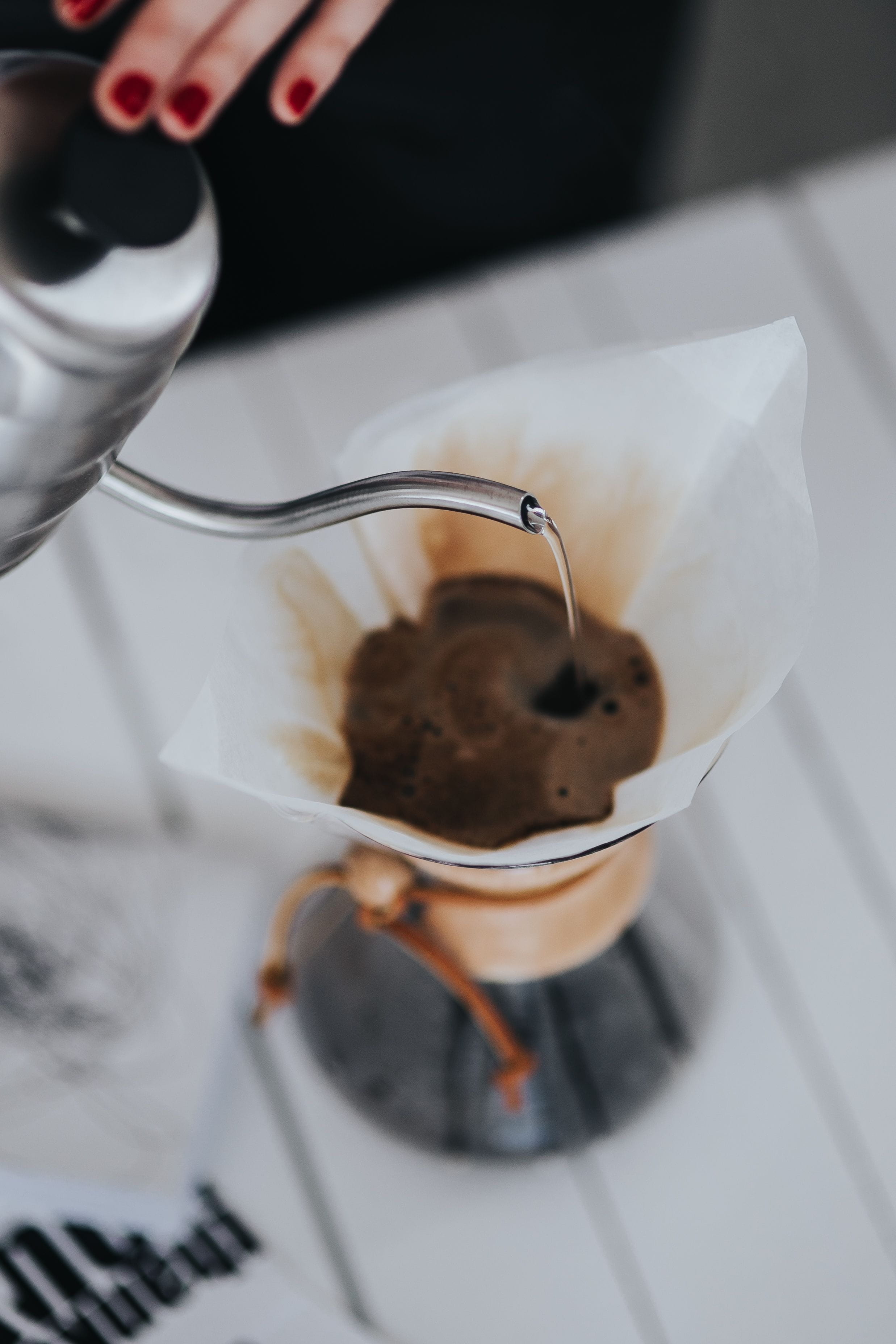 leisure activity, food And Drink, body part, real people, filter, coffee maker, indoors, Chemex, selective focus, table, hot water, holding, pouring, filter coffee, Phone HD Wallpaper