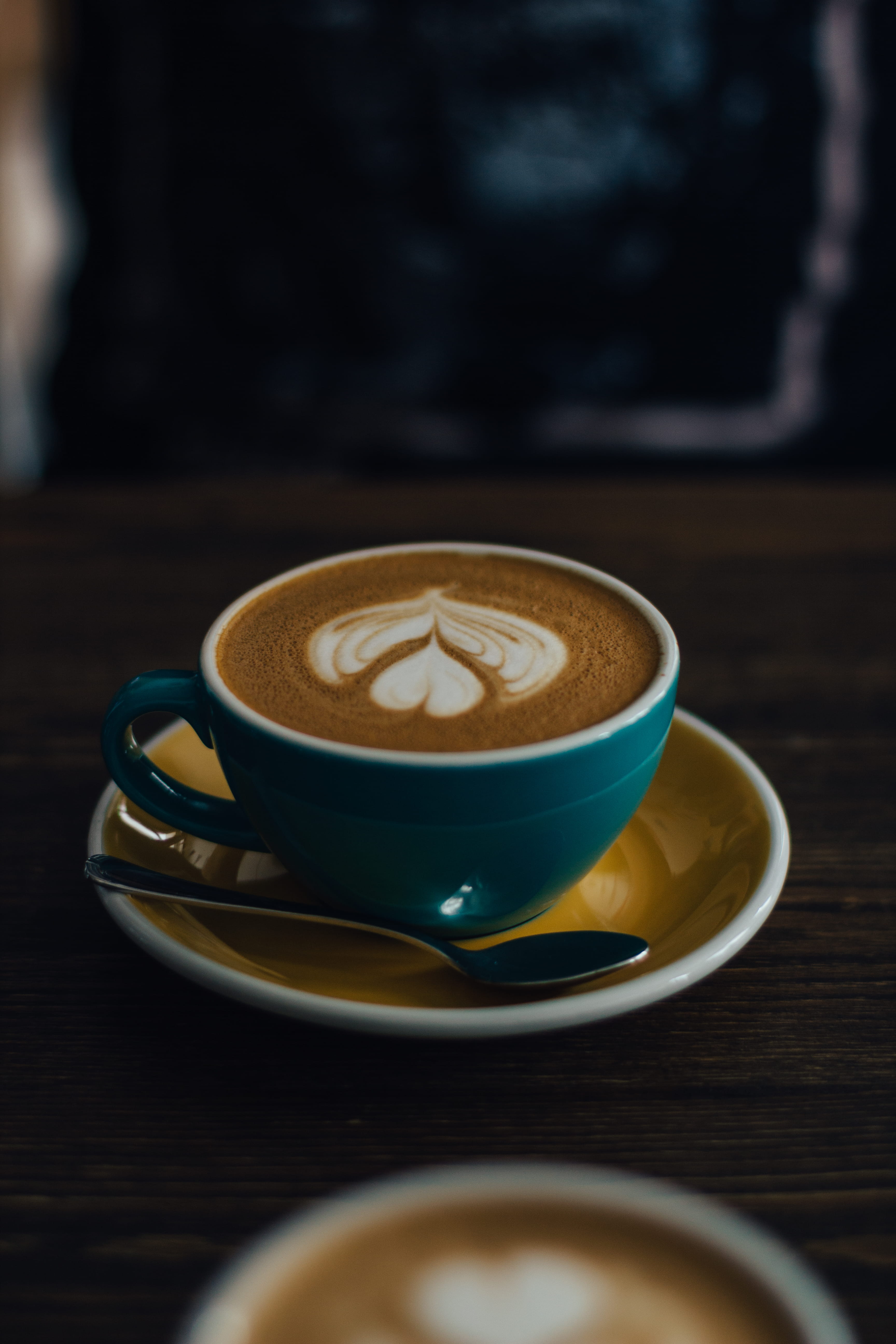 5K, saucer, delicious, creativity, coffee mug, no people, froth art, mocha, food and drink, table, hot drink, still life, crockery, drink, dark, indoors, Phone HD Wallpaper