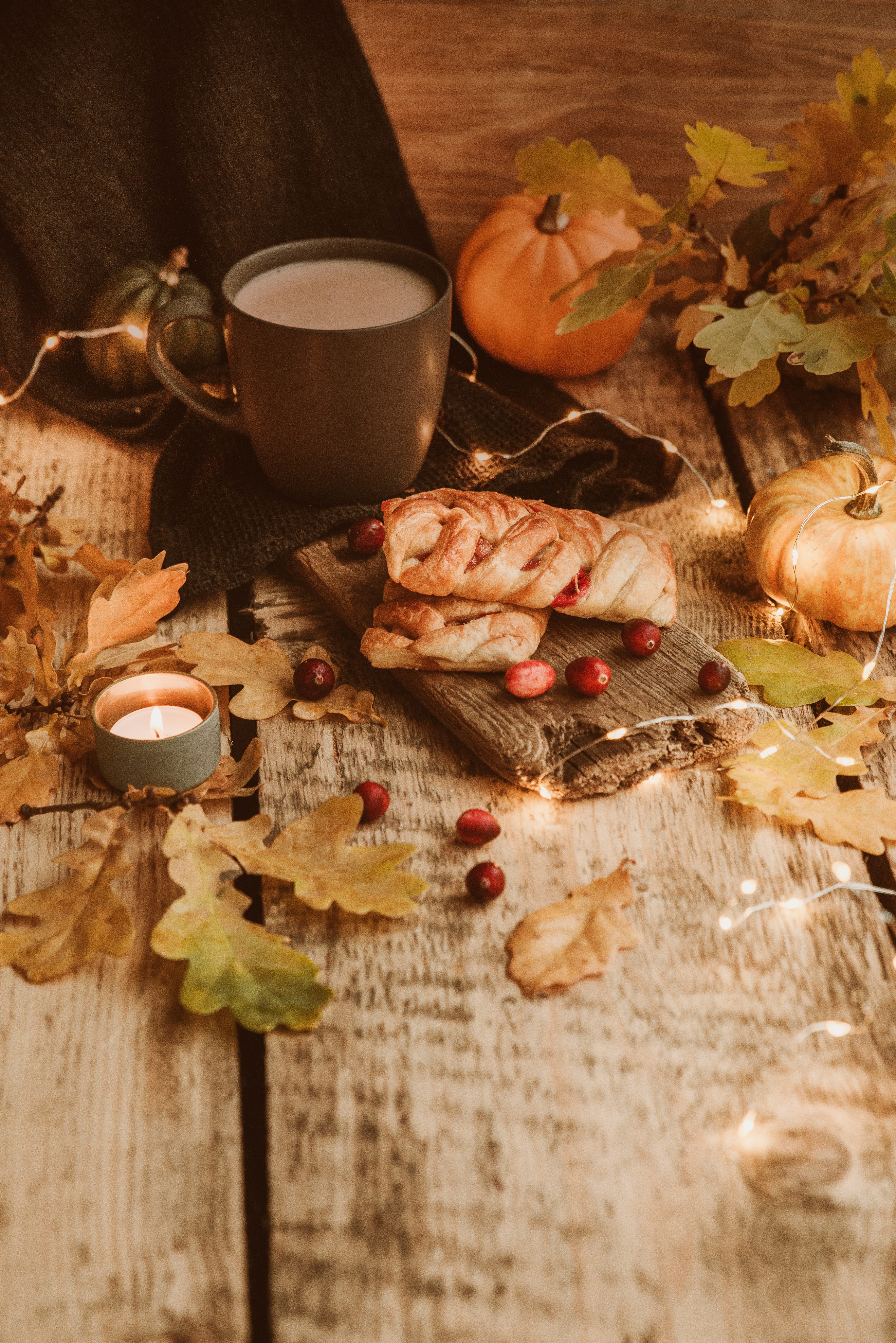 halloween, crossioant, spice, freshness, food, no People, pumpkin spice drink, pumpkin spice, still Life, pumpkin, cranberry, organic, rustic, cup, table, Phone HD Wallpaper