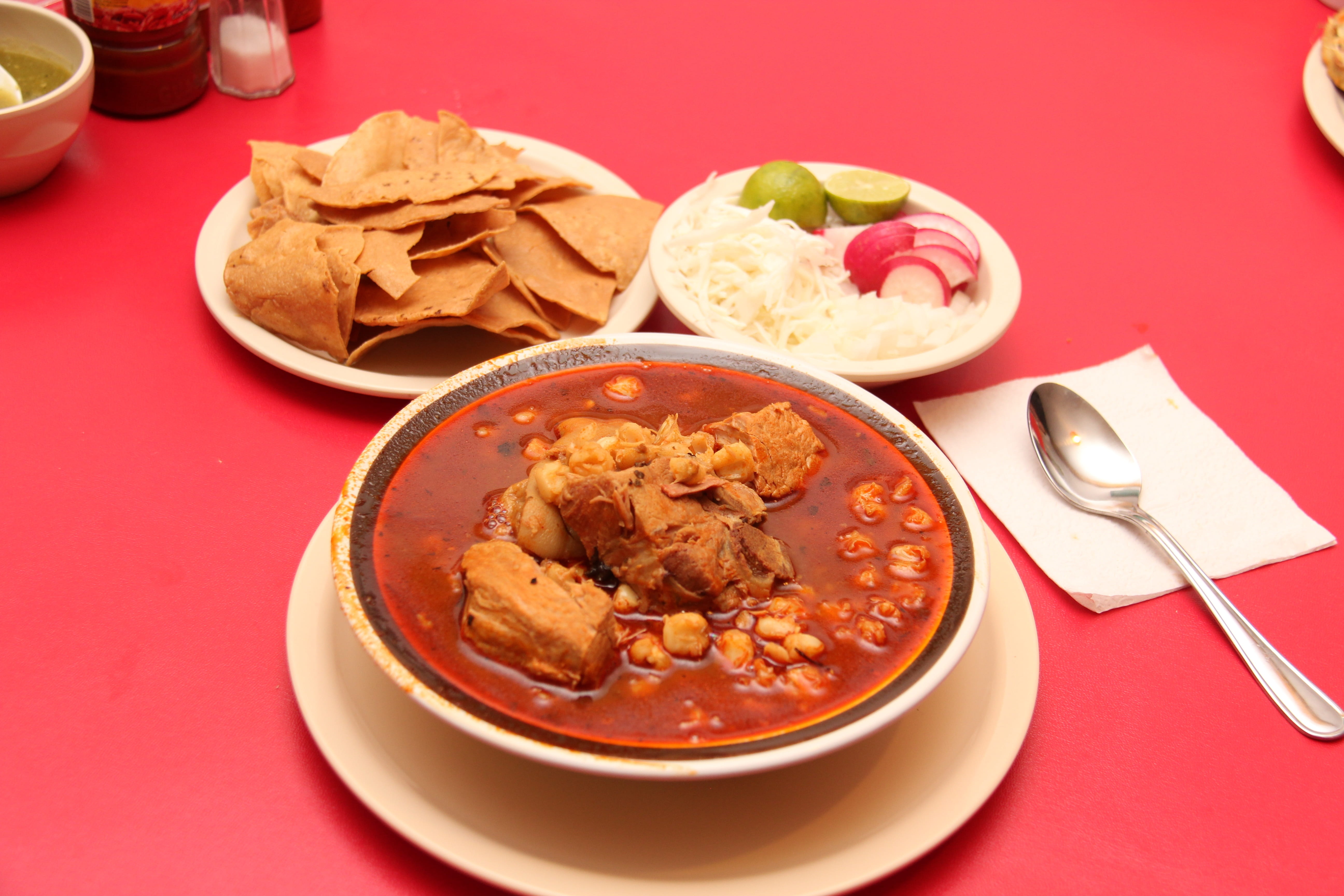 meat, kitchen utensil, food, mexican cuisine, nachos, plate, bowl, chips, dinner, pozole, restaurant, eating utensil, power, colored background, studio shot, HD Wallpaper