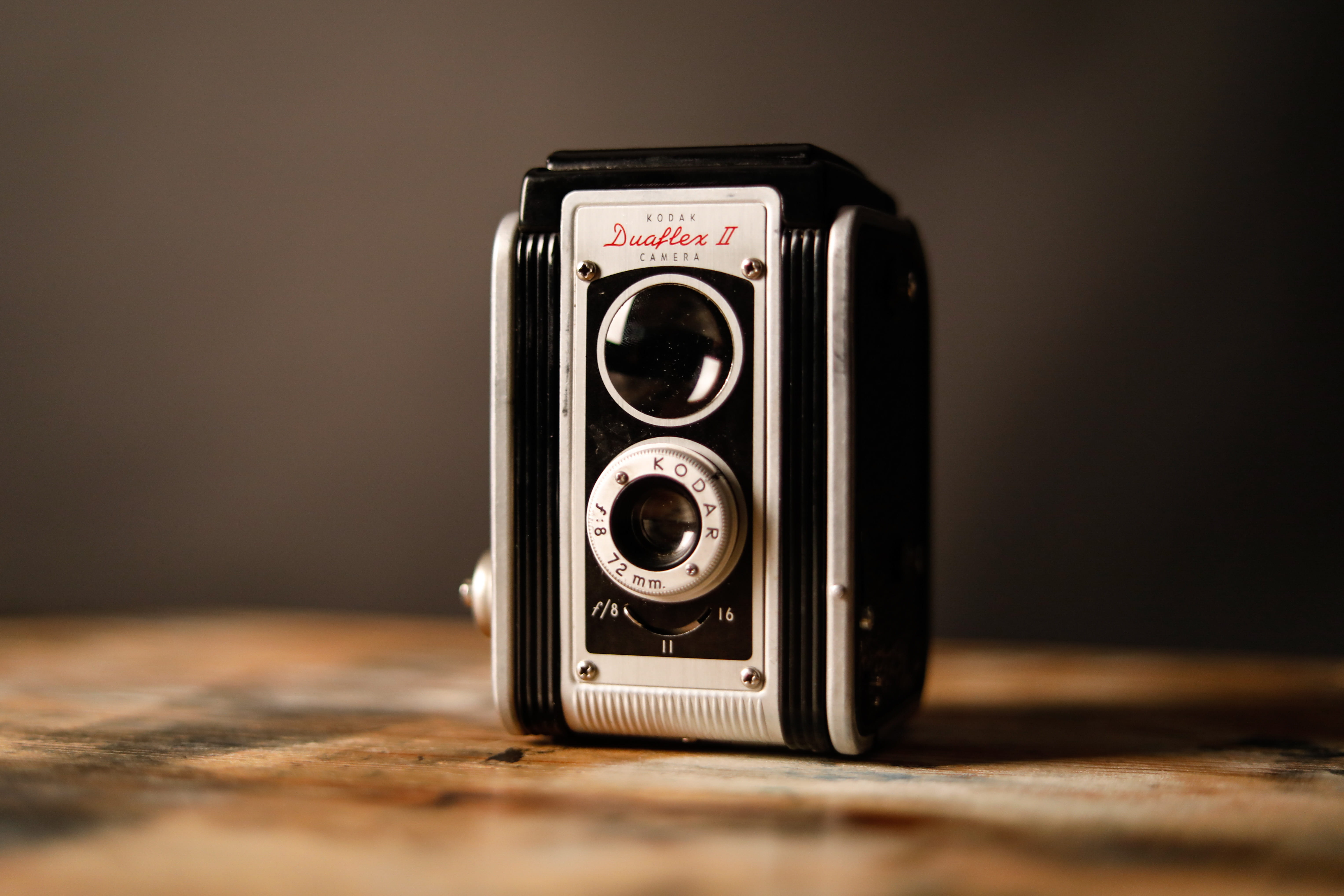retro styled, camera, blur, antique, gray, selective focus, black, indoors, lens, the past, manual, wood, analog, 5K, vintage, old, kodak, camera - photographic equipment, HD Wallpaper