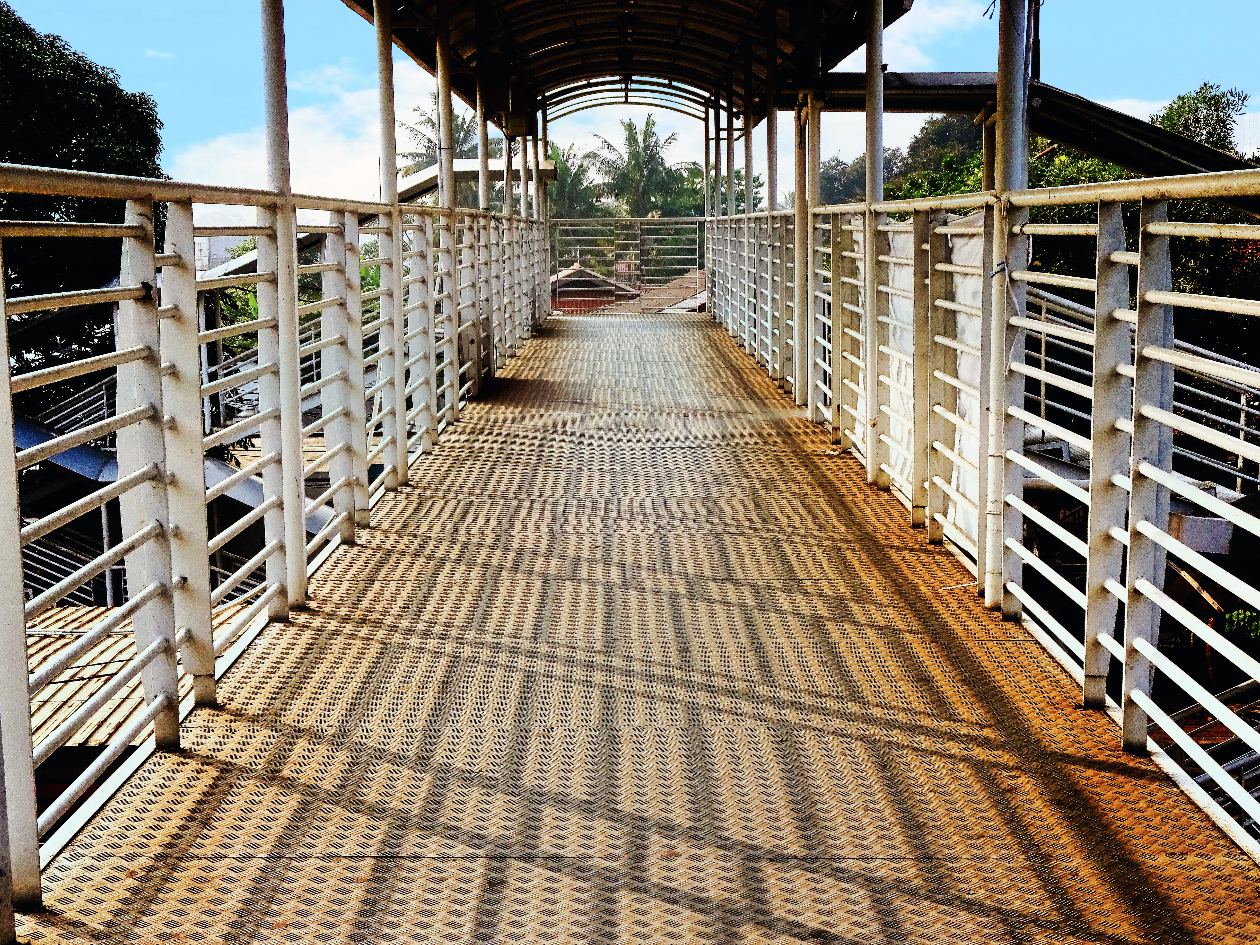 no people, outdoors, walk, good, nature, view, railing, the way forward, landscape, 4K, day, south, building exterior, sunlight, city, built structure, HD Wallpaper