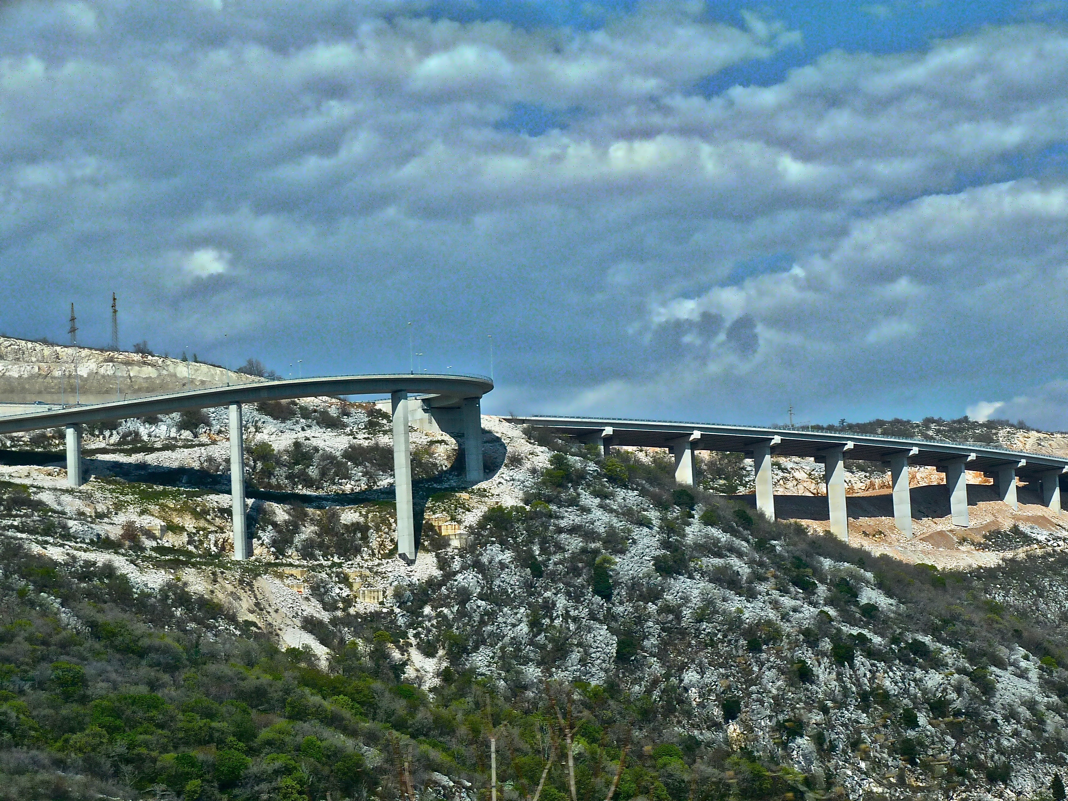 arch bridge, building exterior, flyover, architecture, day, roadway, sky, nature, built structure, engineering, water, 2K, highway, way, bridge, tree, HD Wallpaper
