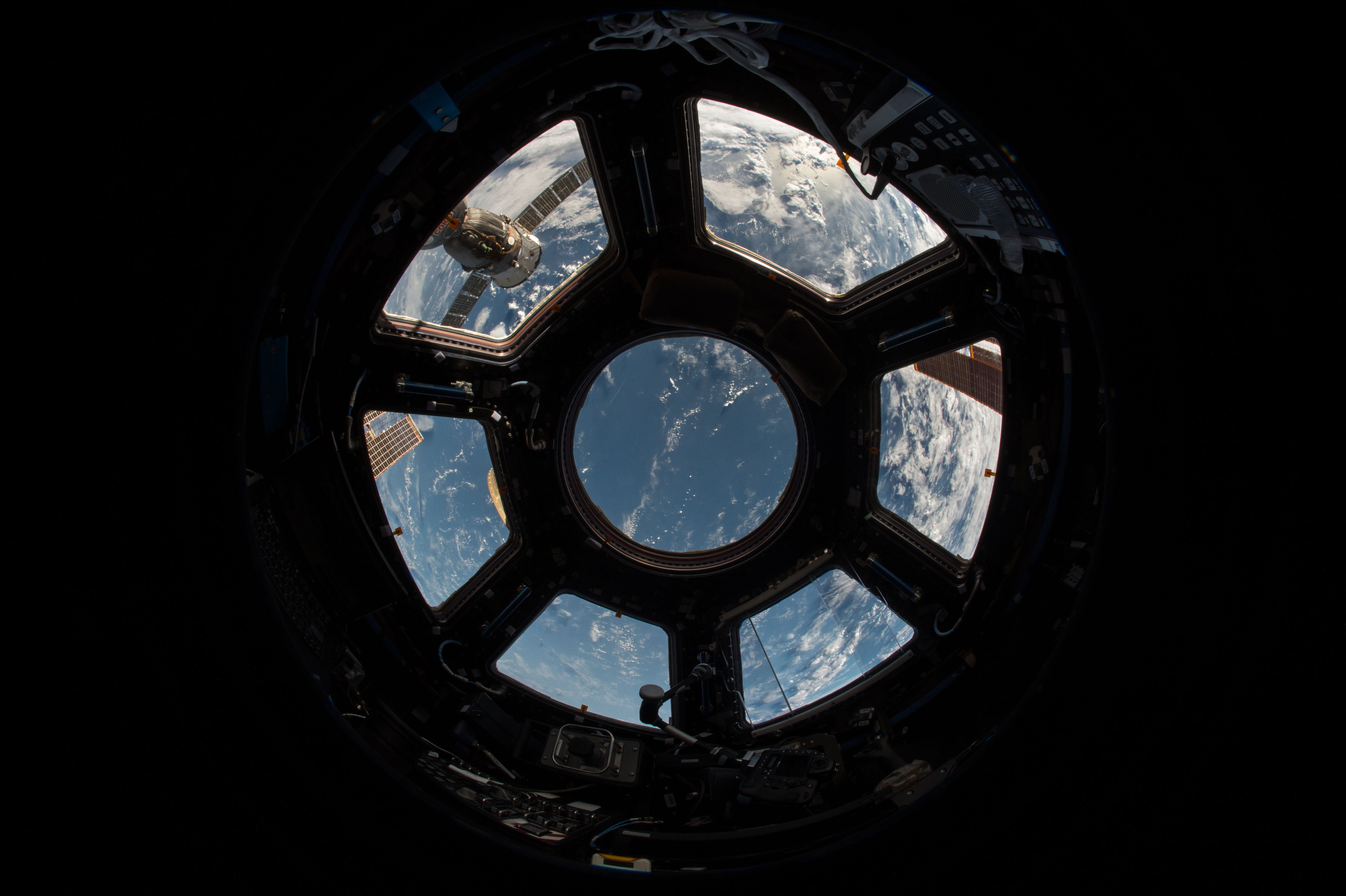 metal, history, day, view, underground, glass, close-up, directly below, tunnel view, indoors, geometric shape, built structure, no people, 4K, shuttle, HD Wallpaper