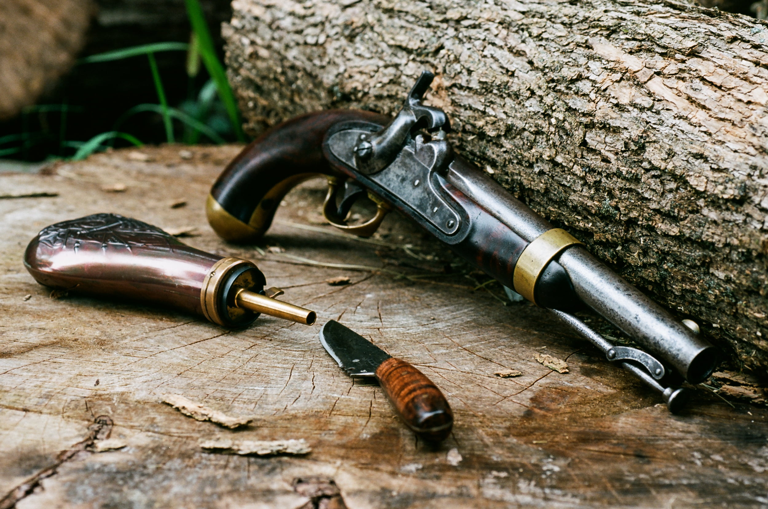 communication, weapon, weapons, vintage, table, brown, retro, wood - material, high angle view, flintlock, close-up, sign, man made, warning sign, indoors, HD Wallpaper