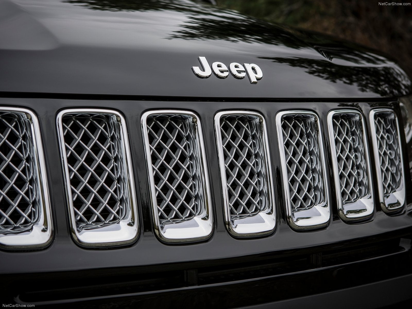 western script, communication, suv, luxury, day, side by side, lighting equipment, motor vehicle, close-up, outdoors, design, 4x4, grill, mode of transportation, HD Wallpaper