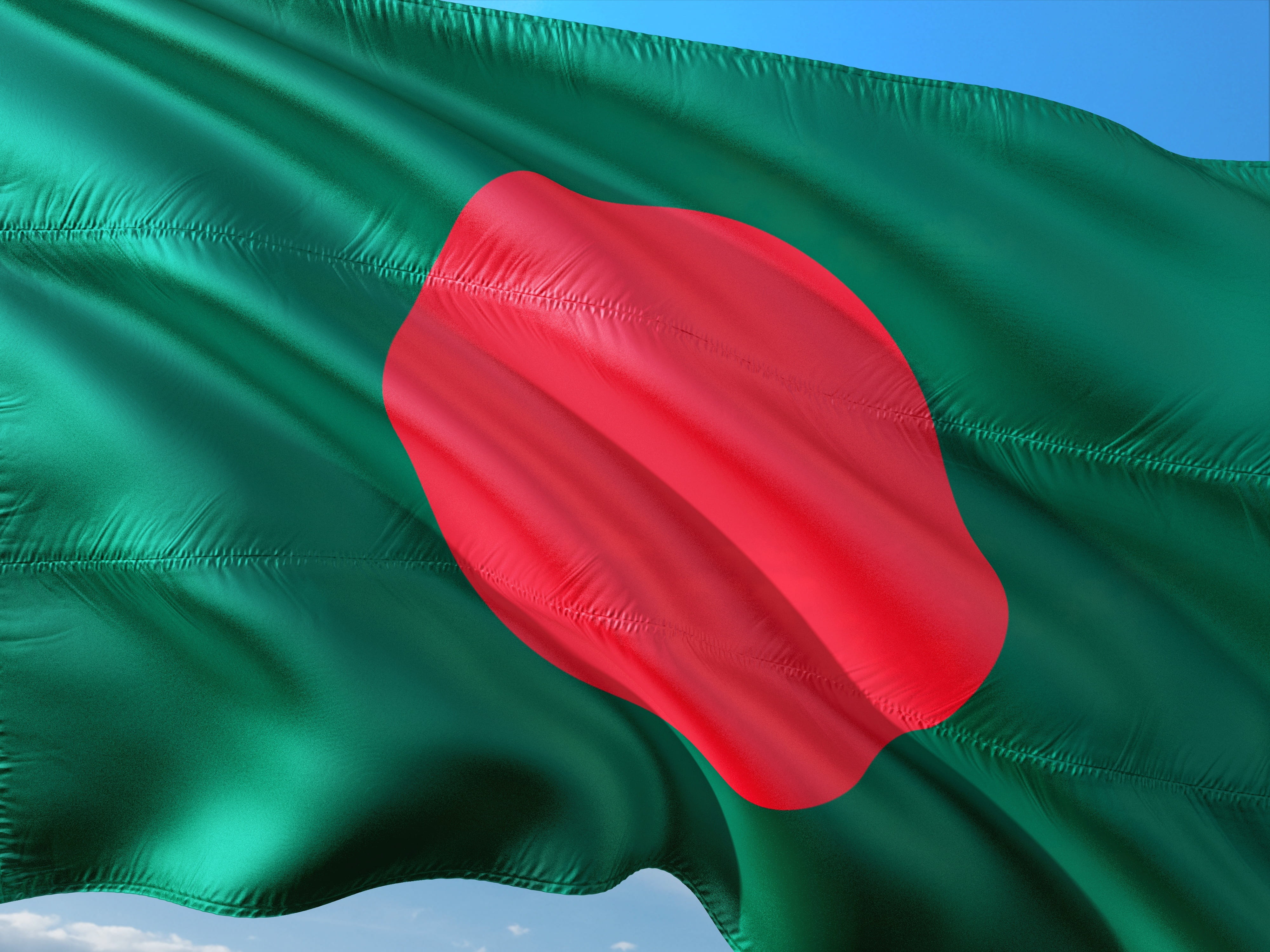 flag, 4K, backgrounds, balloon, pattern, textured, inflatable, silk, wind, red, nature, close-up, outdoors, no people, flying, green, waving, green color, HD Wallpaper