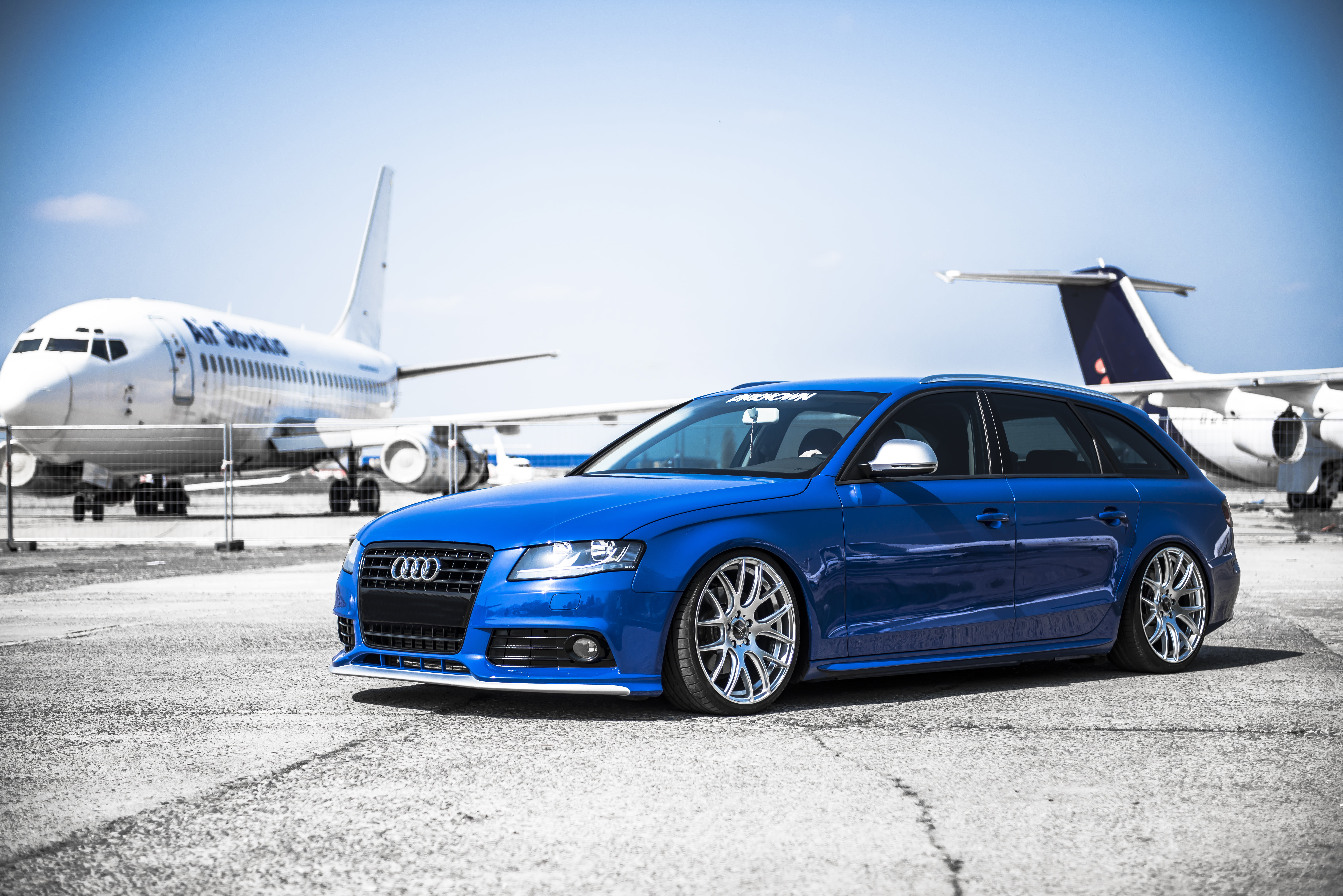 travel, door, airplane, airport runway, hatchback, Aircraft, leaving, motor vehicle, air vehicle, Deep Concave, parking, 5K, mode of transportation, Airport, HD Wallpaper