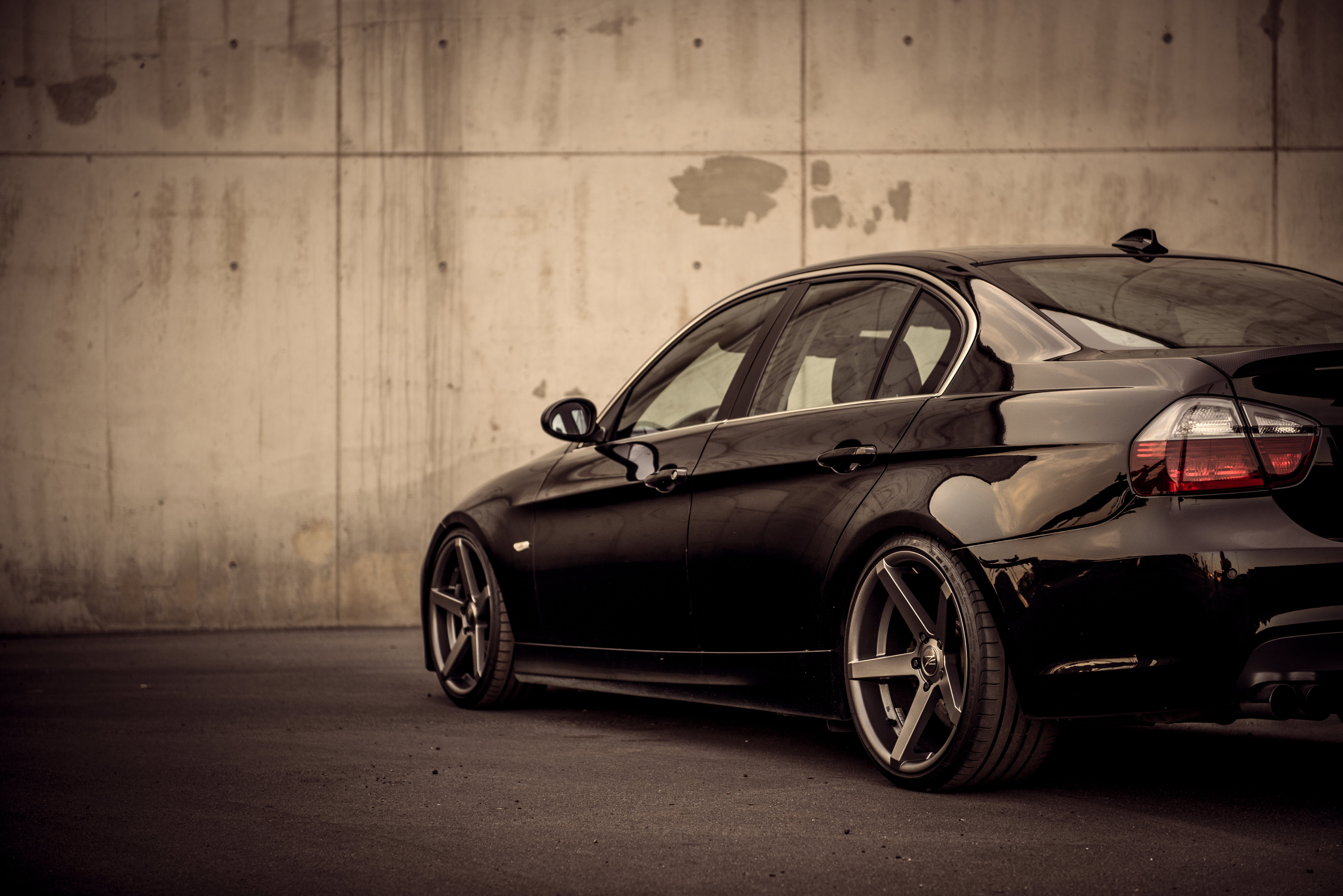 car, mode of transportation, e, wall - building feature, no People, black And White, black Color, modern, technology, parking Lot, new, day, garage, headlight, HD Wallpaper