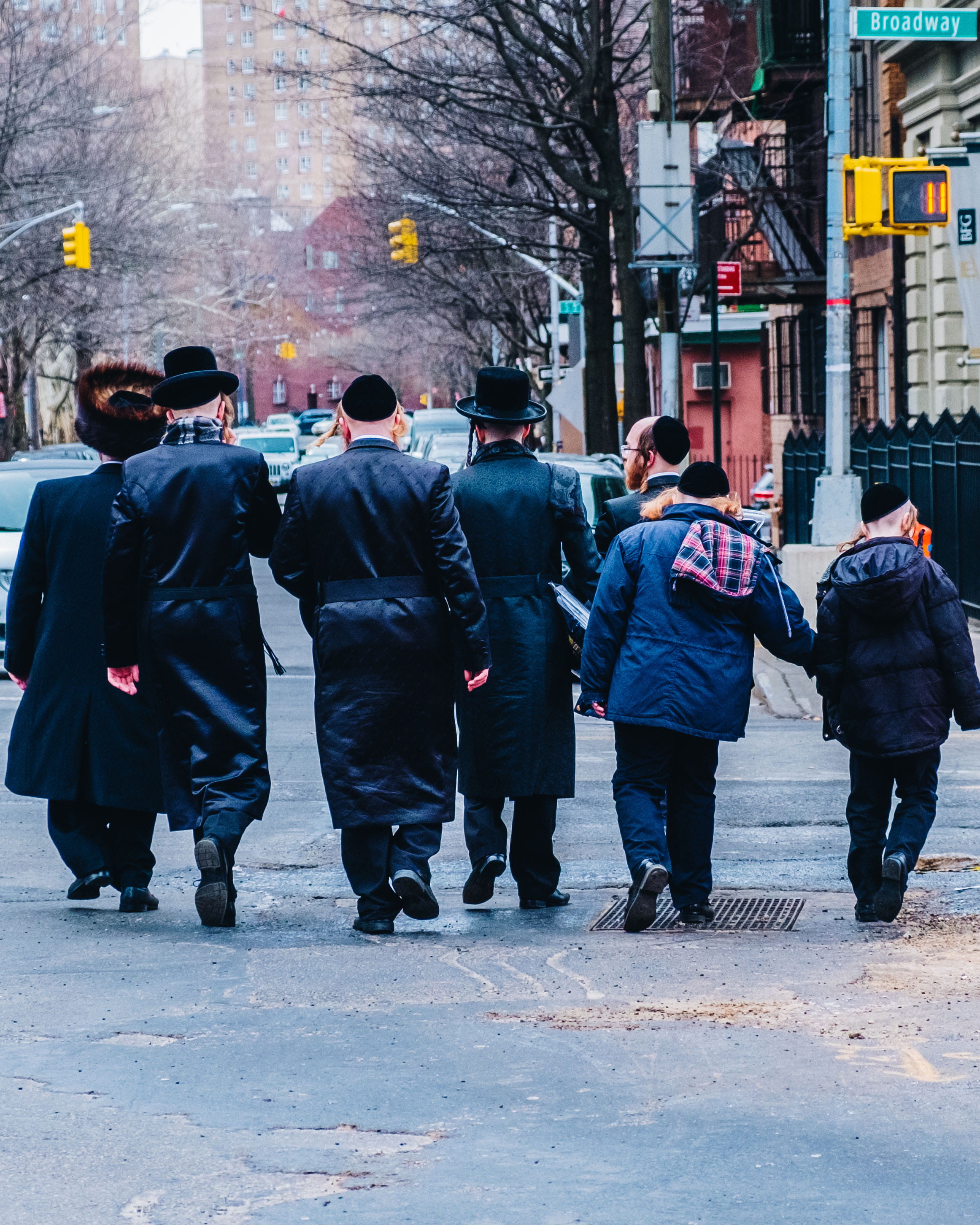 clothing, street, group of people, street photography, new york, lifestyles, city life, people, crowd, full length, built structure, rear view, real people, Phone HD Wallpaper