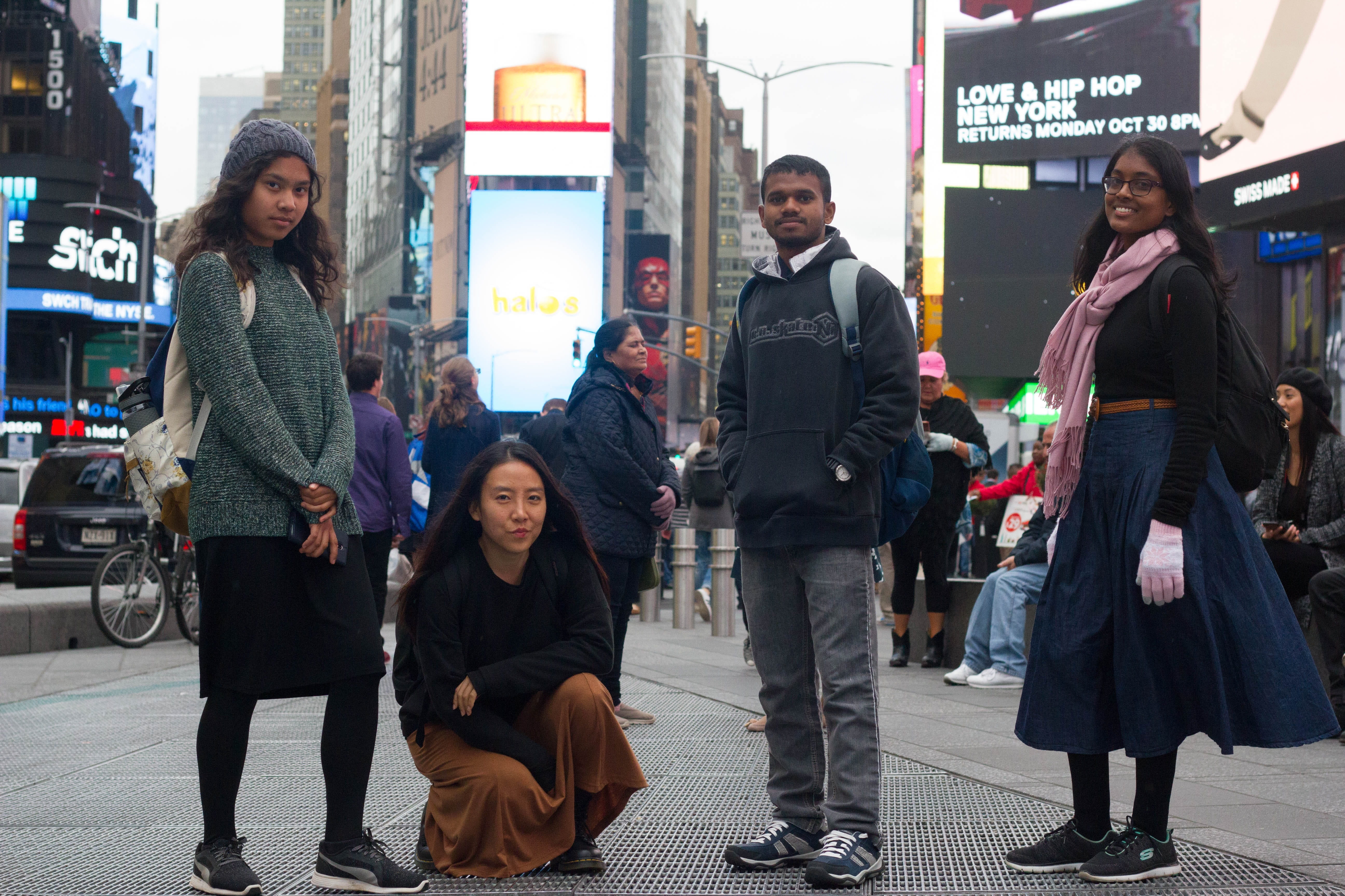 group of people, street, standing, outdoors, city, women, casual clothing, architecture, smiling, 5K, incidental people, real people, nyc, gang, portrait, HD Wallpaper