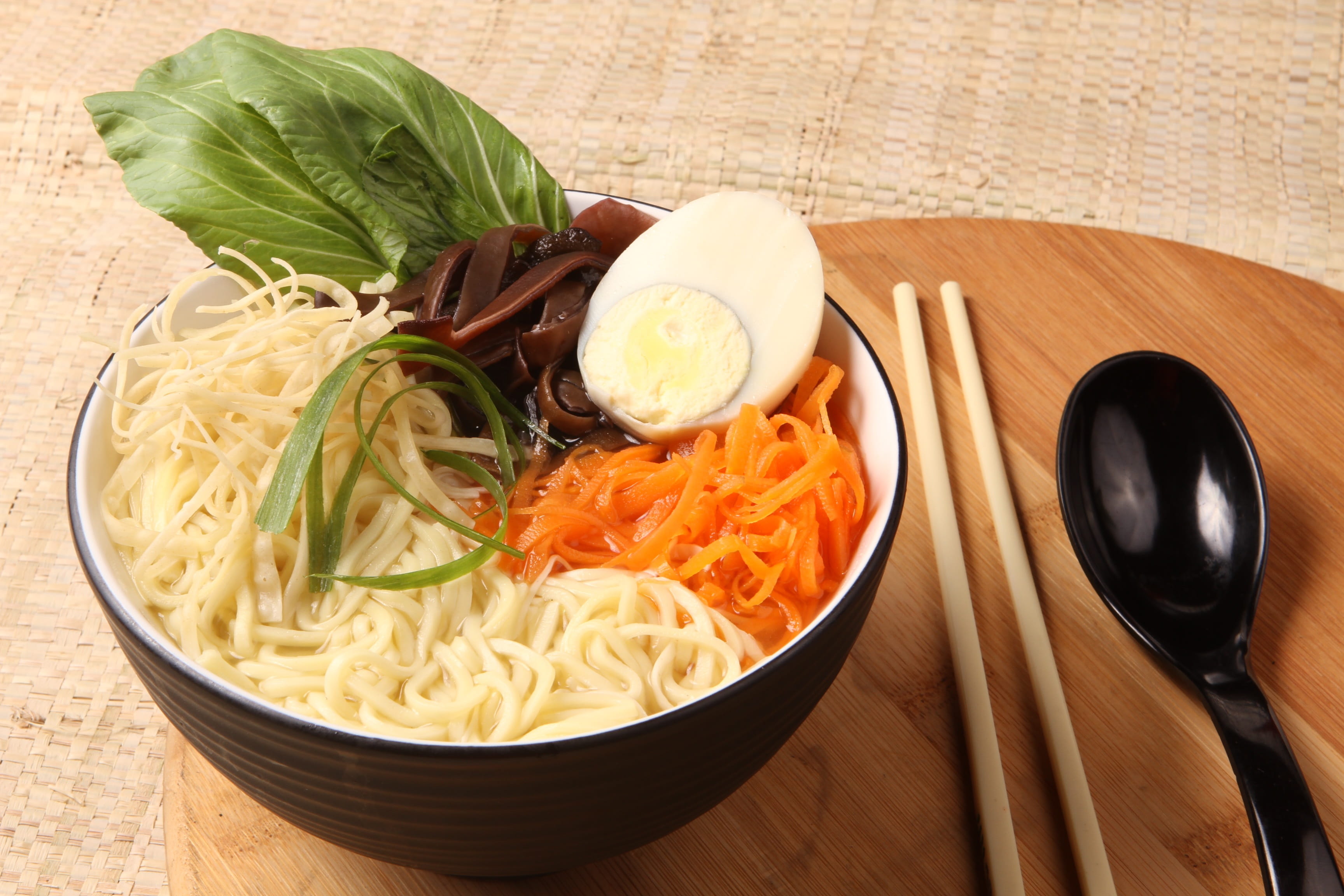 wood - material, wellbeing, delicious, cooking, Food, italian food, asian food, Thailand, Asian, egg yolk, 2K, japanese food, pasta, high angle view, Noodle, HD Wallpaper