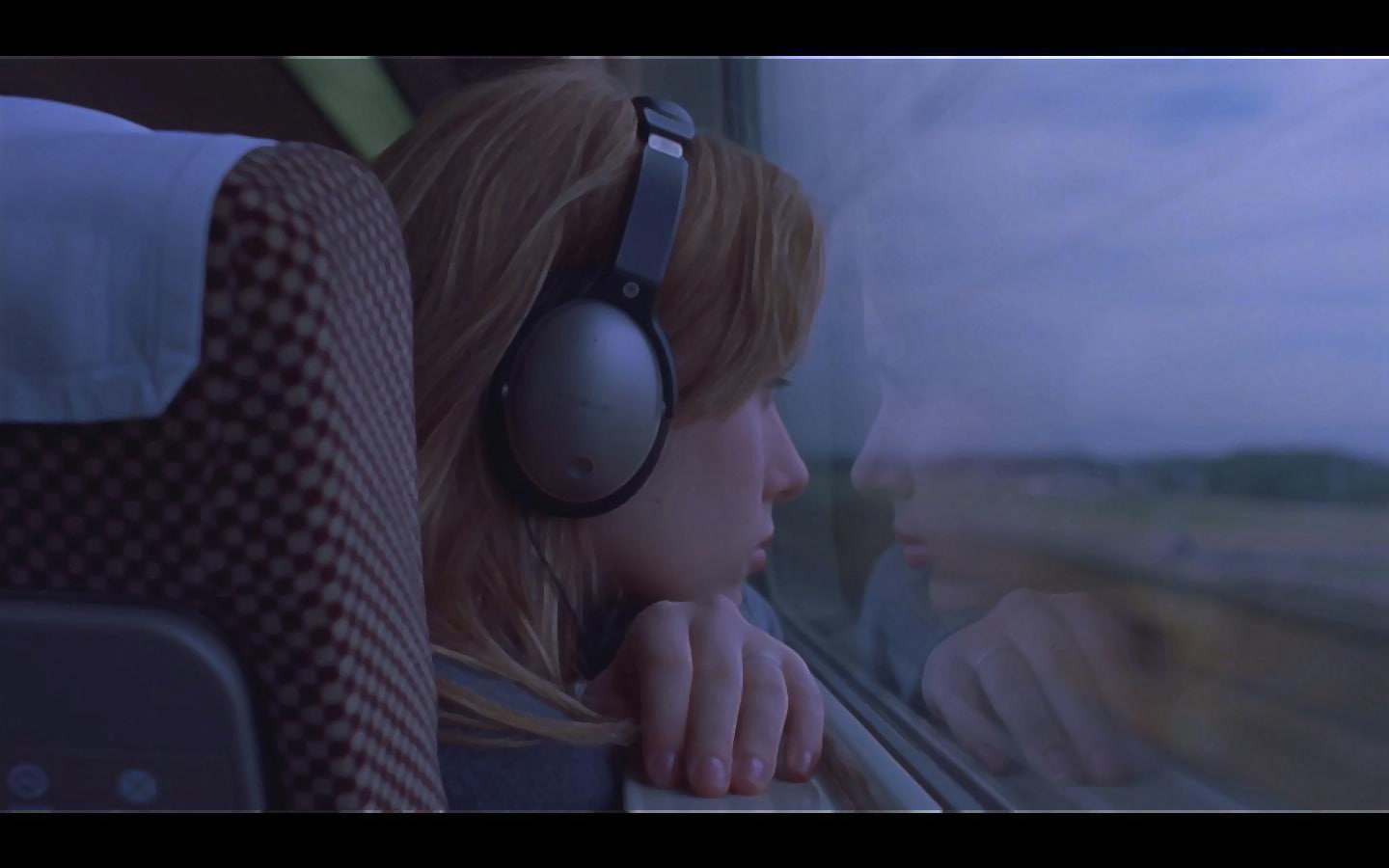 x, johansson, entertainment, translation, hd, music, art, scarlett, Scarlett Johansson, screenshots, lost, 720P, headphones, HD Wallpaper