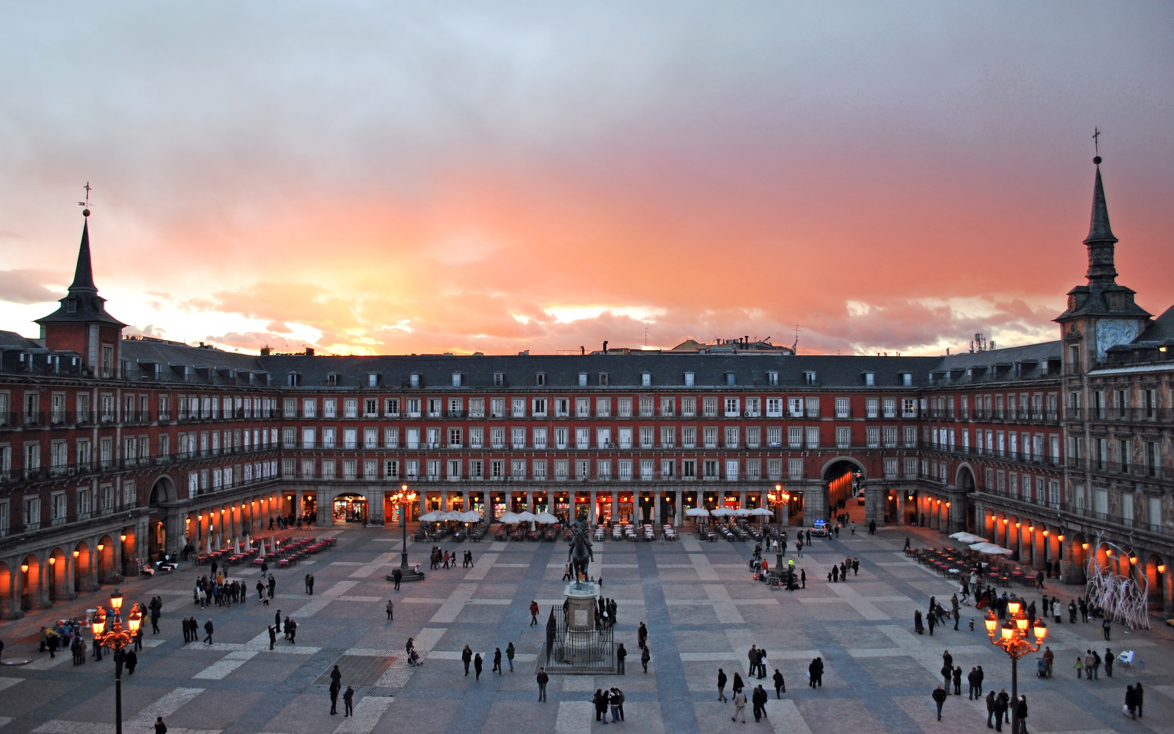 cathedral, lifestyles, large group of people, architecture, town square, built structure, brown, women, crowd, travel destinations, orange color, Madrid, HD Wallpaper