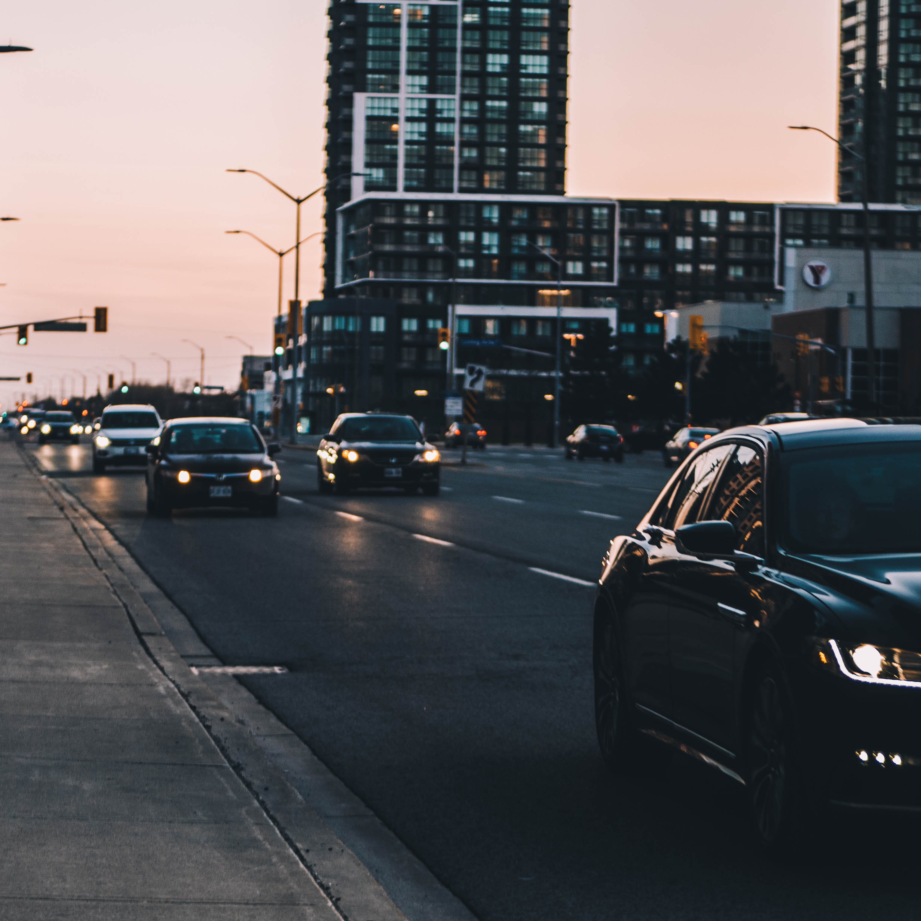 cars, building exterior, dusk, 2K, sidewalks, gta, traffic, on the move, motor vehicle, motion, skyscraper, city life, tones, toronto, transportation, Phone HD Wallpaper
