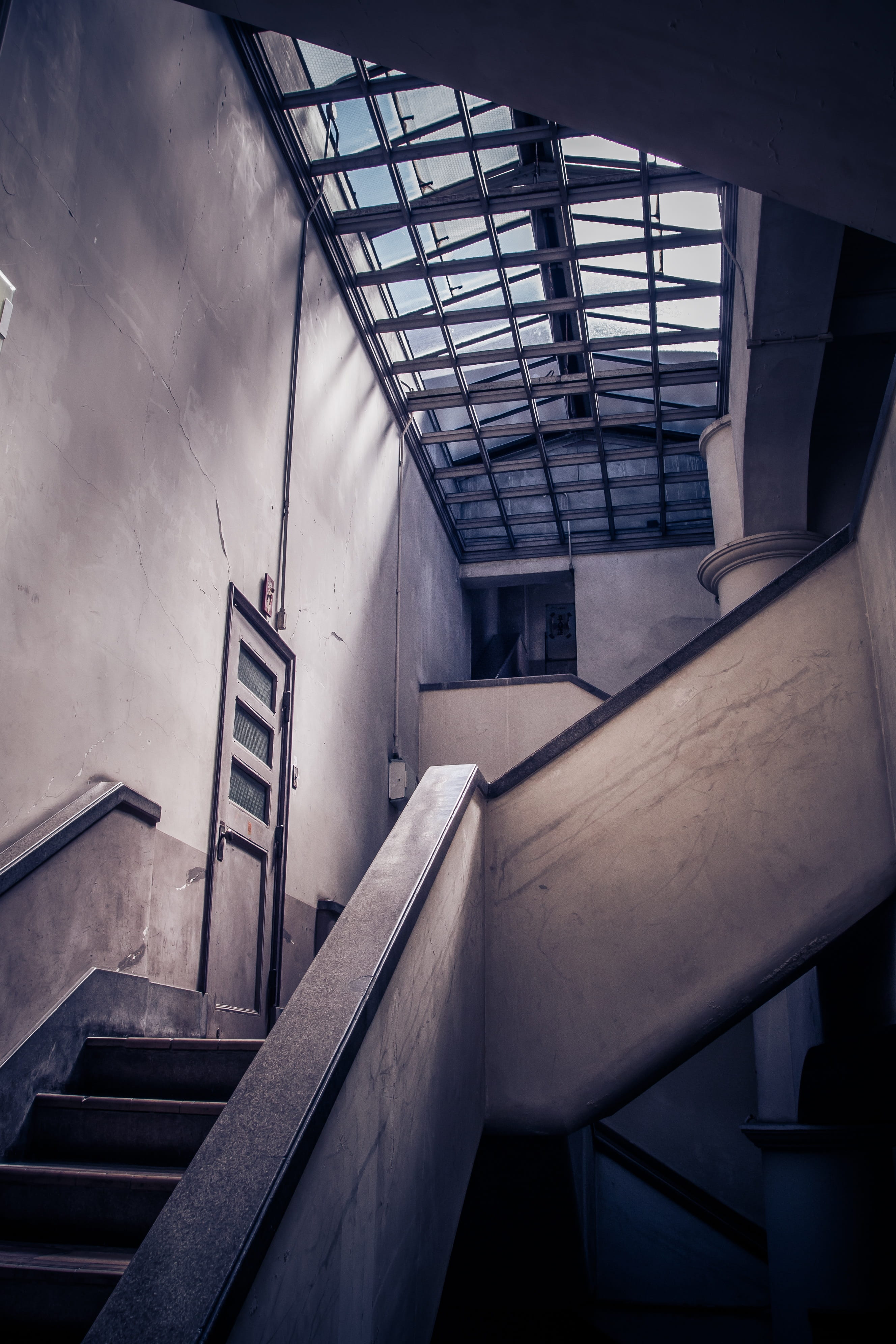 wall - building feature, steps and staircases, spiral staircase, Indoor, ceiling, low angle view, absence, Old, Stairs, spiral, steps, staircase, indoors, Phone HD Wallpaper