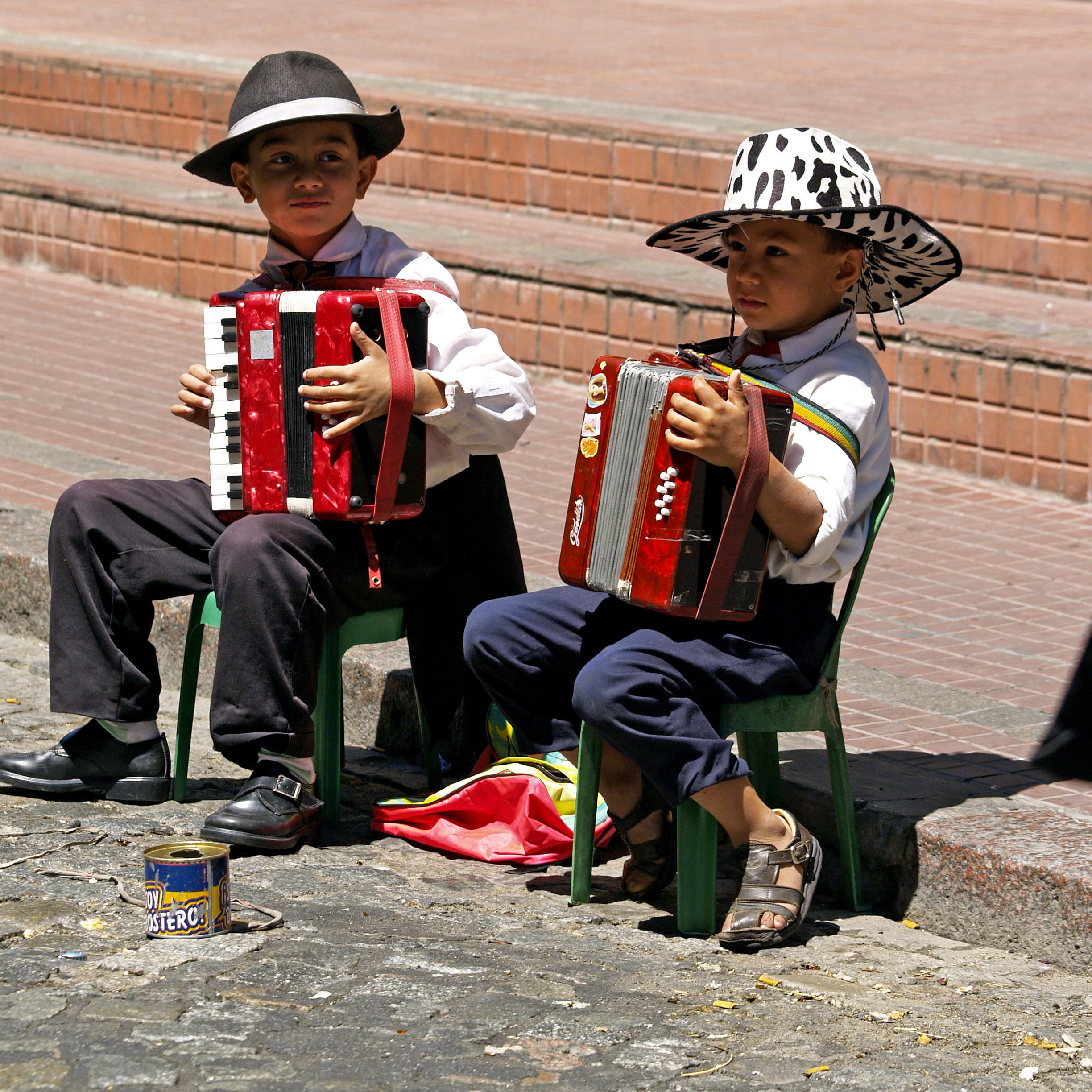 togetherness, wall, brick, argentina, real people, architecture, men, people, child, children, aires, outdoors, instruments, lifestyles, leisure activity, Phone HD Wallpaper