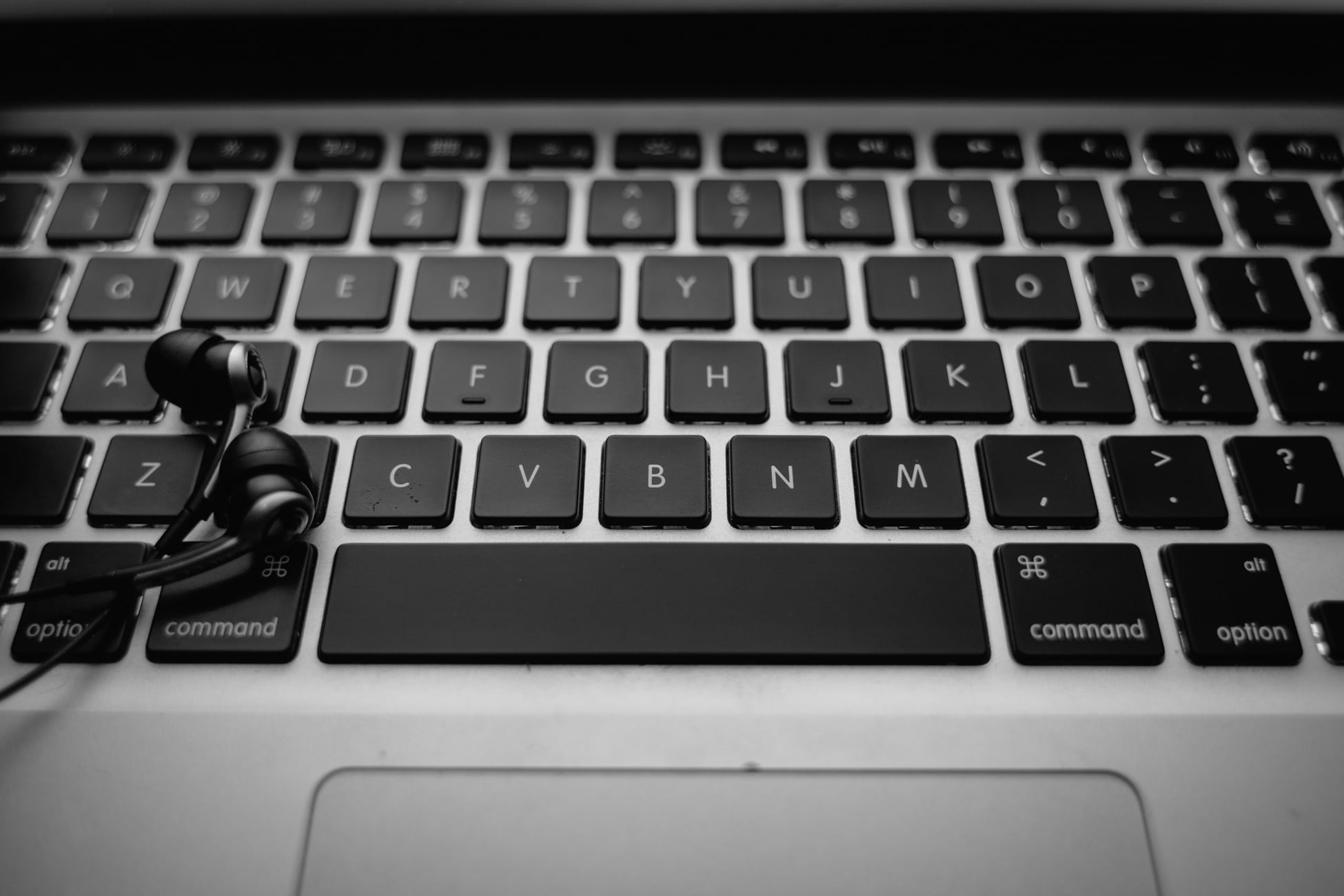 text, macbook, connection, keyboard, communication, apple, electronics, internet, black and-white, pC, technology, wireless technology, earphones, computer equipment, HD Wallpaper