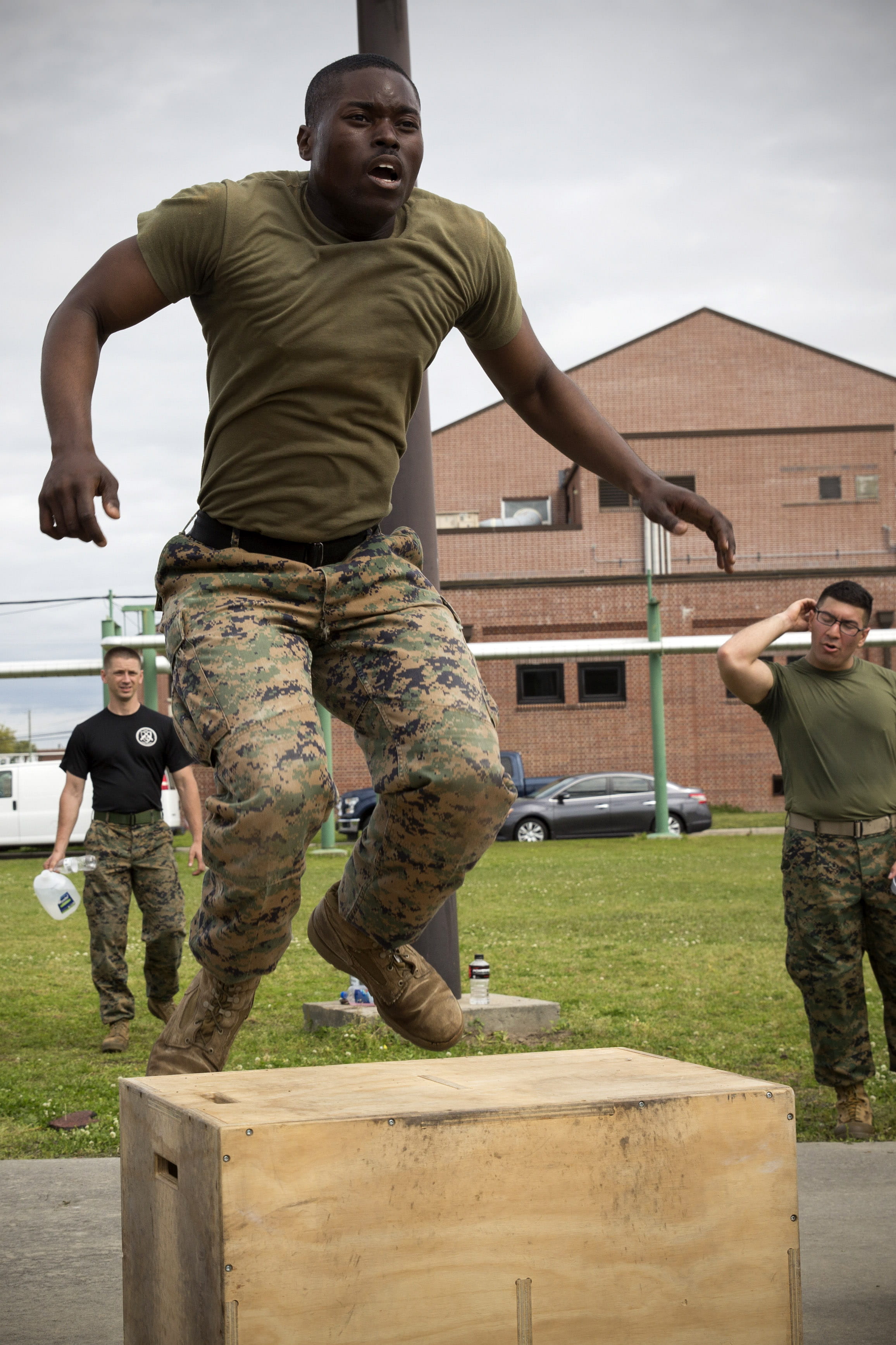 CGs Cup, solider, building exterior, public domain, standing, african Descent, government, architecture, casual clothing, smiling, Drill Instructor, people, Phone HD Wallpaper
