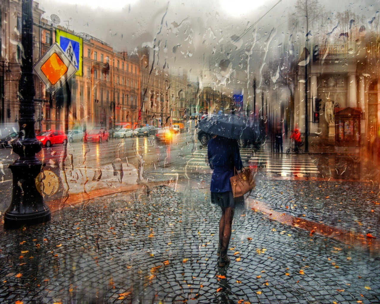 old building, 720P, men, monsoon, lifestyles, one person, city, building, rain, blue coat, outdoors, skirt, city street, traffic lights, built structure, HD Wallpaper
