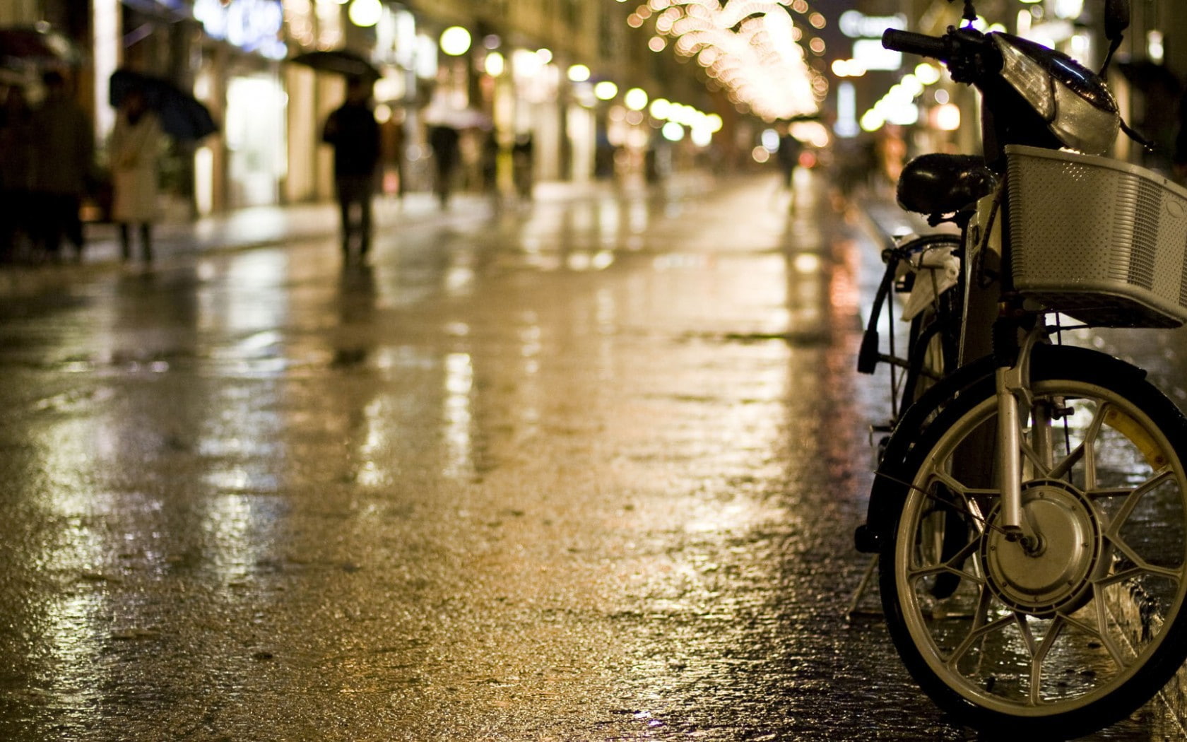 water, urban, bicycle, mode of transportation, street, night, road, wet, city, monsoon, outdoors, rainy season, focus on foreground, 720P, land vehicle, HD Wallpaper