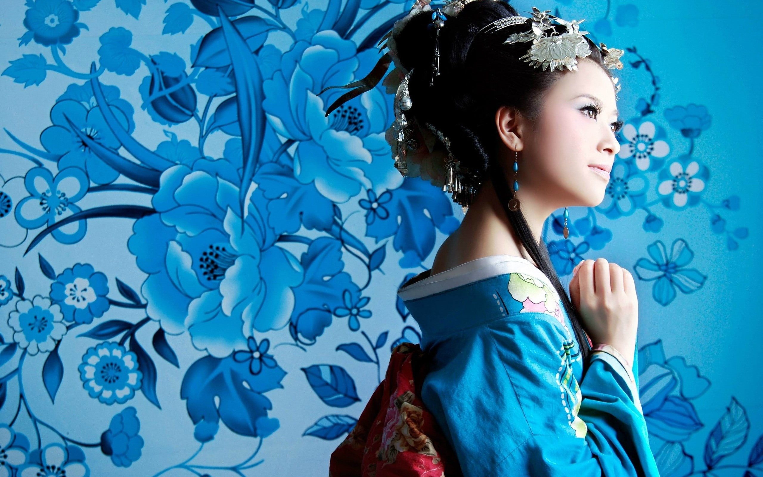 hairstyle, 2K, blue, Brunette, blue background, Kimono, young adult, side view, standing, turquoise colored, fashion, portrait, teenager, Geisha, women, HD Wallpaper