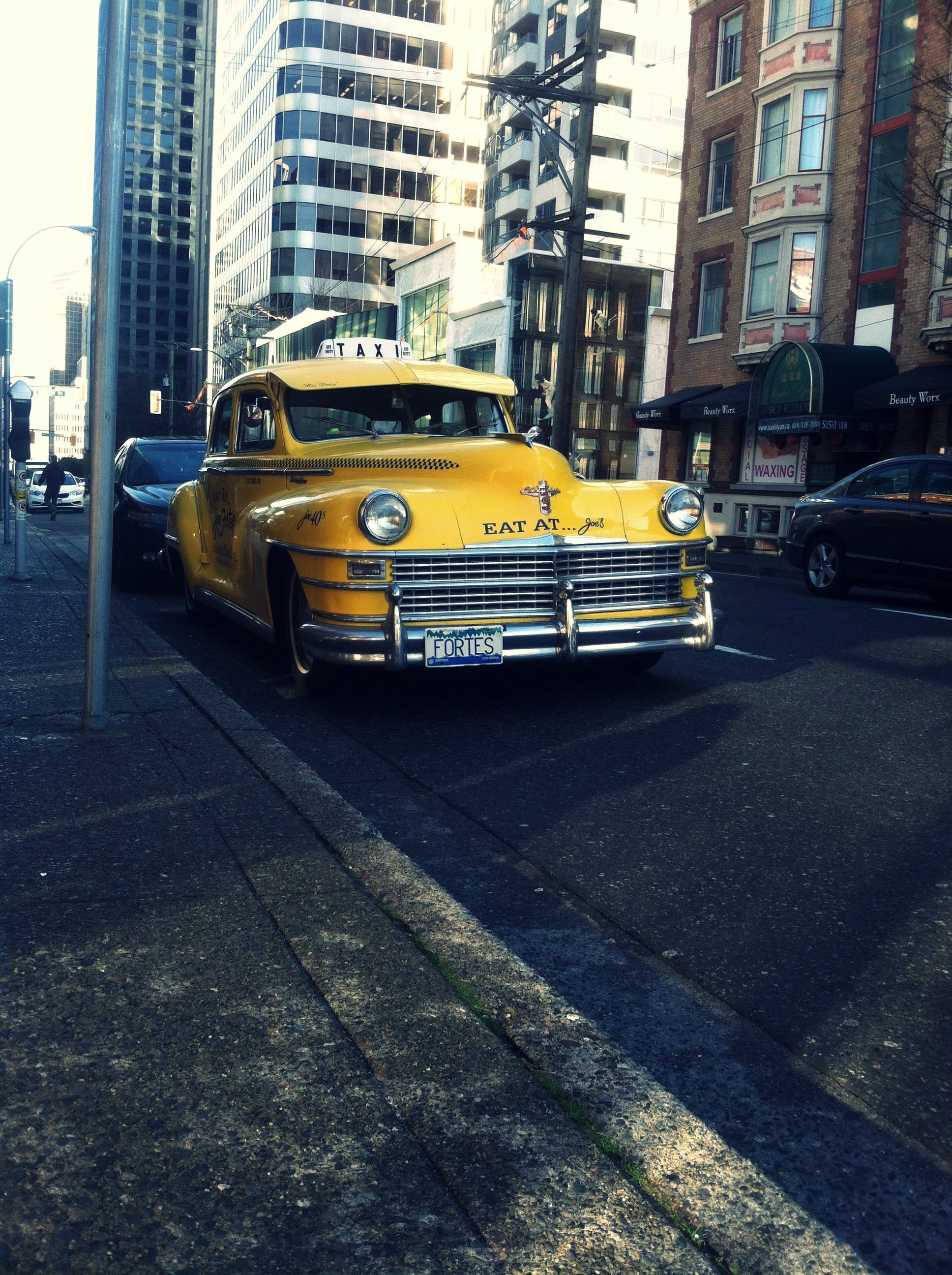 business, Travel, day, yellow taxi, canada, transport, road, no people, waiting, land vehicle, cab, city life, luxury, city street, yellow, City, office building exterior, Phone HD Wallpaper
