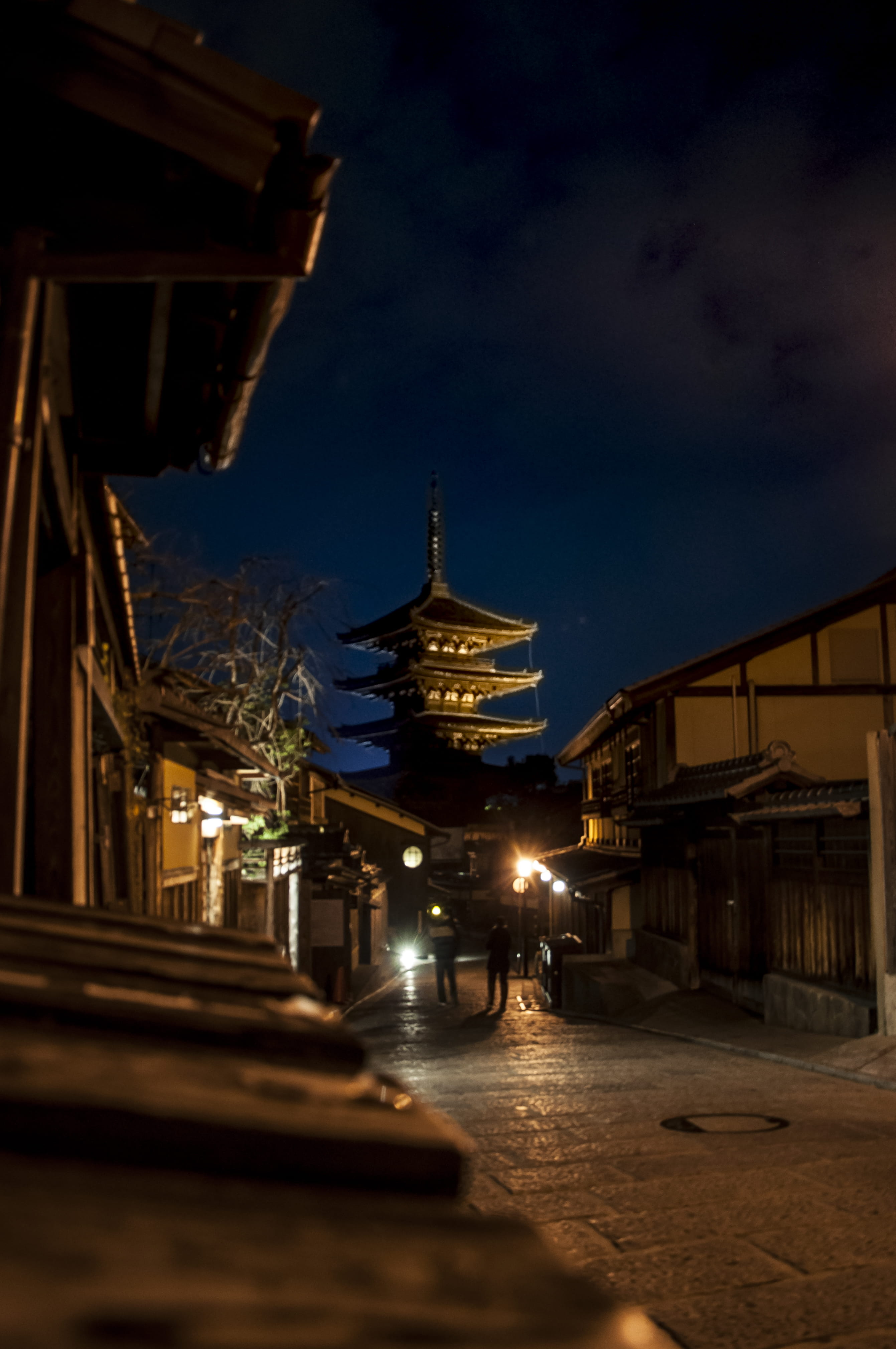 spire, belief, direction, religion, shrine, building exterior, yasaka shrine, city, night, nature, spirituality, illuminated, kyoto, place of worship, 4K, Phone HD Wallpaper