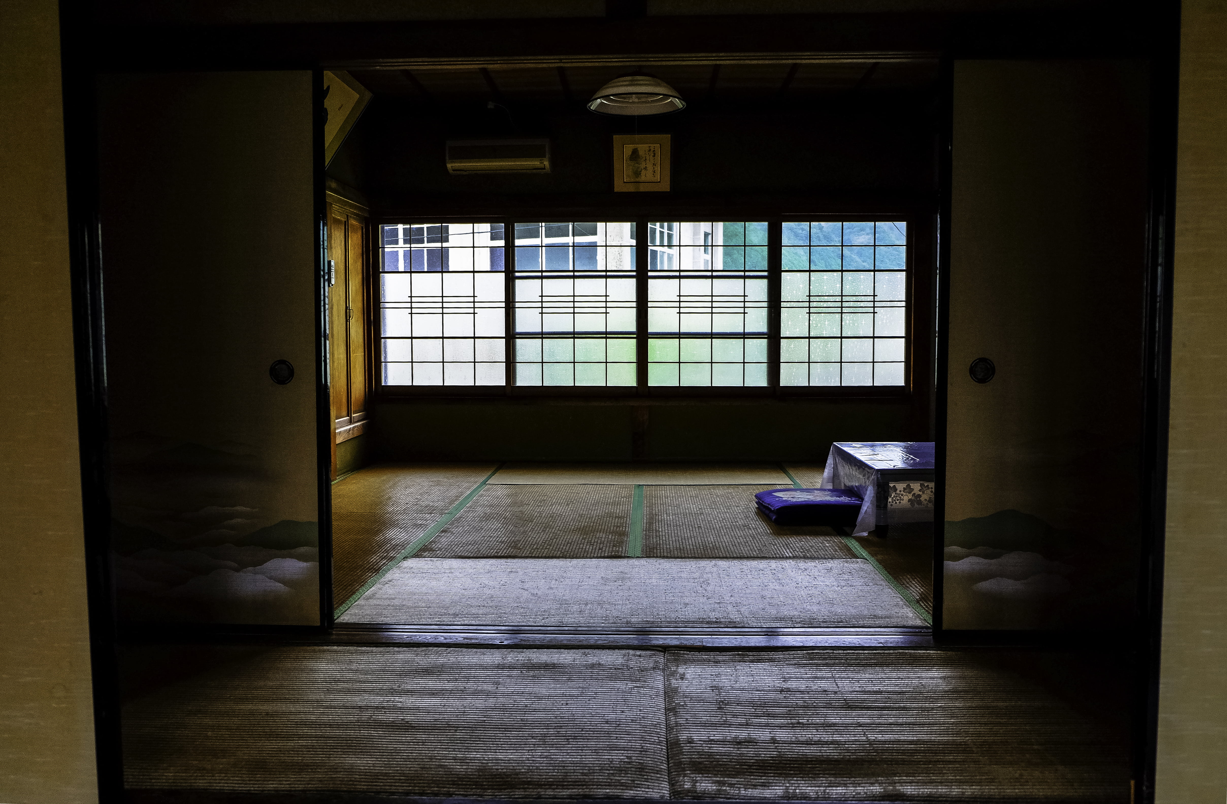 indoors, empty, flooring, absence, entrance, window, sunlight, sparse, architecture, furniture, transparent, domestic room, Japanese, ryokan, door, built structure, HD Wallpaper